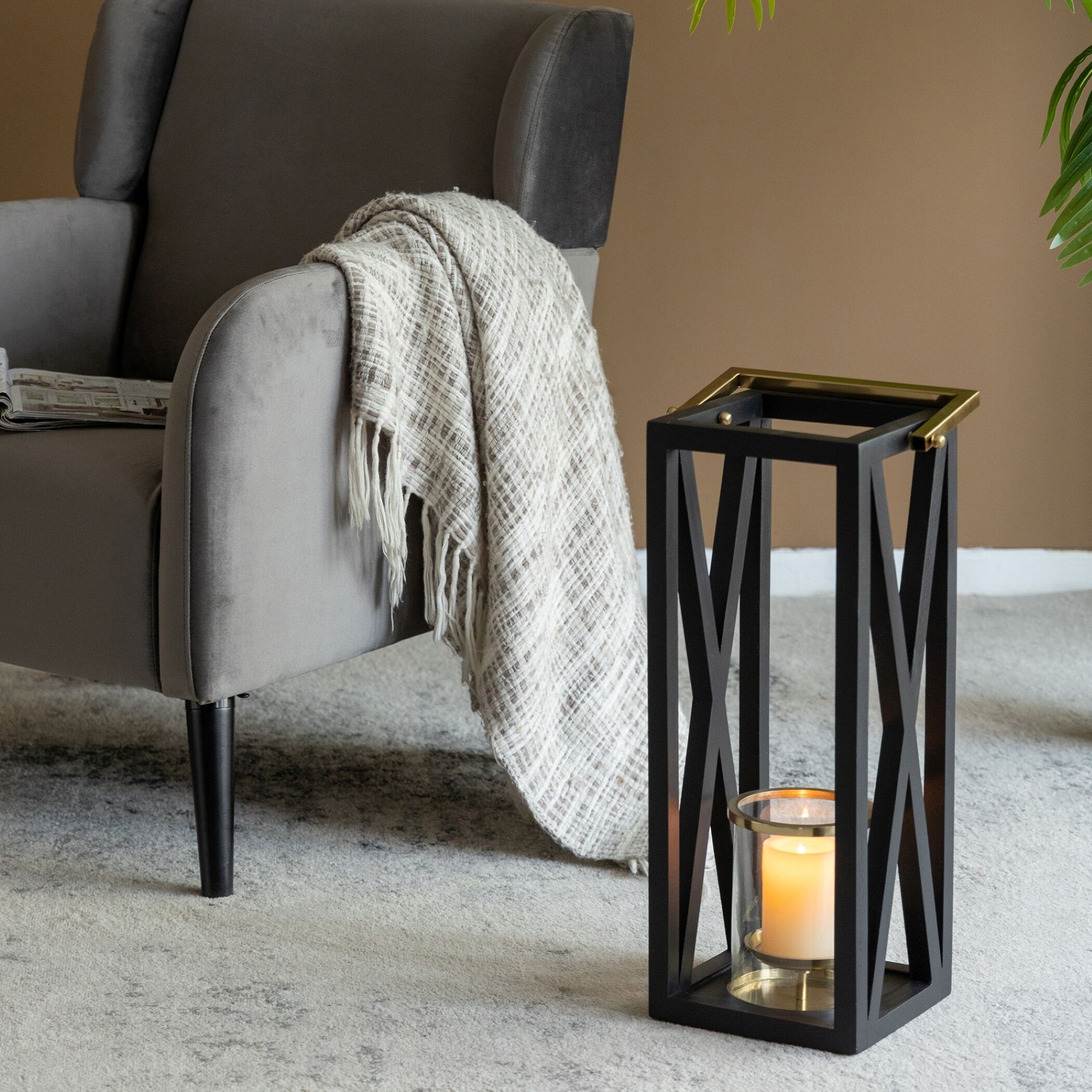Contemporary 10 inch Black/Gold Lantern