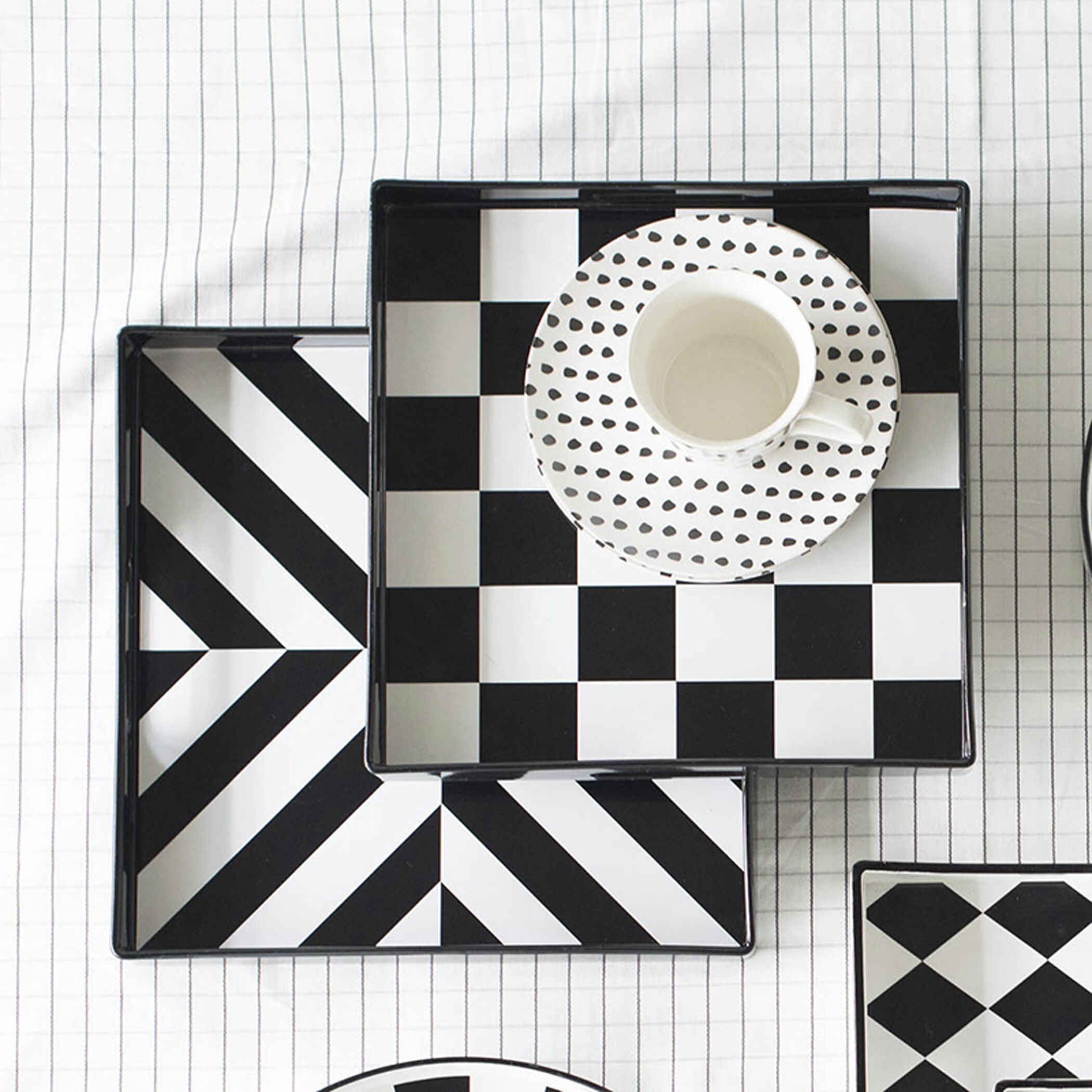 Quinn Black and White Tray, Set of 2