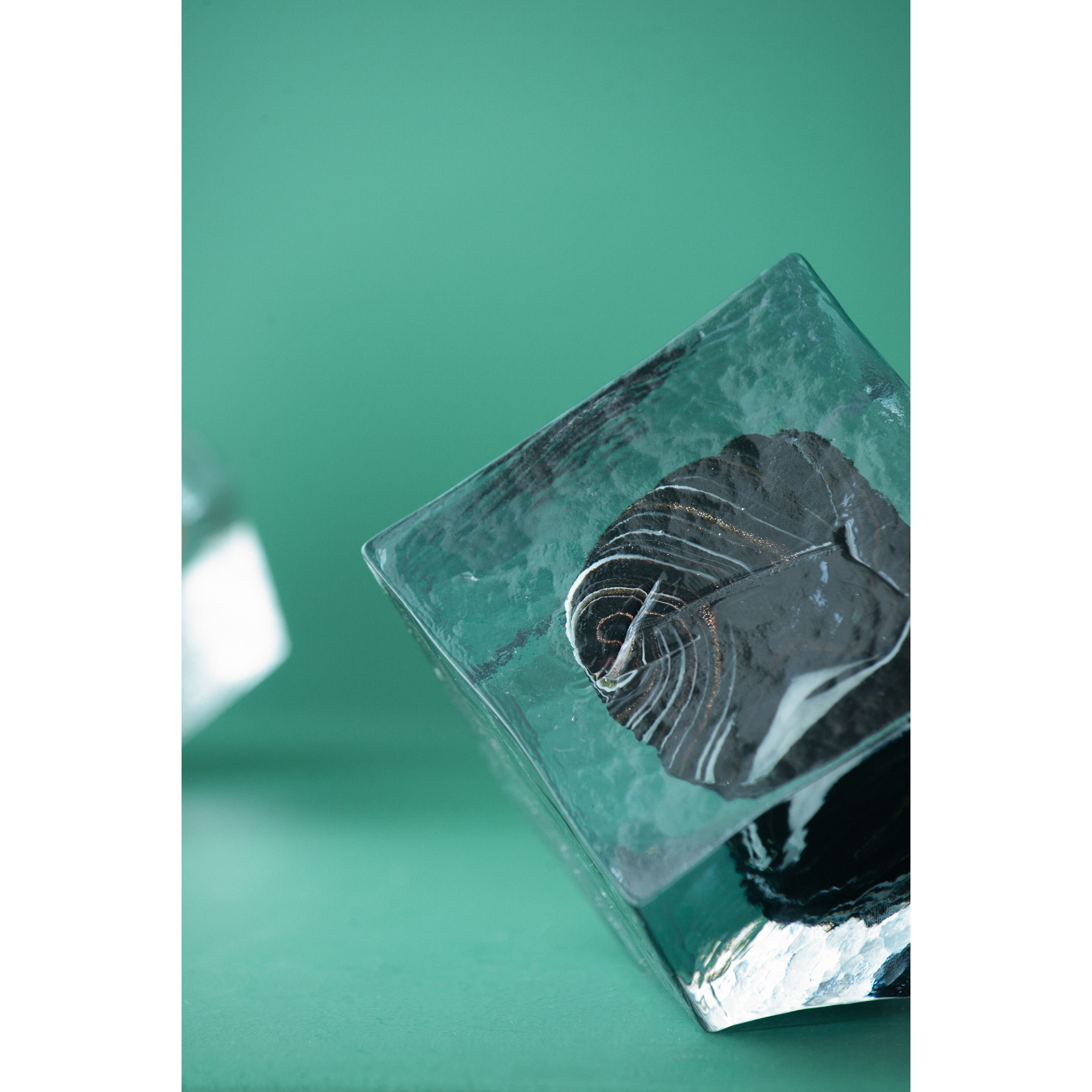 Lourdes Brown/Clear/Black Glass Cubes