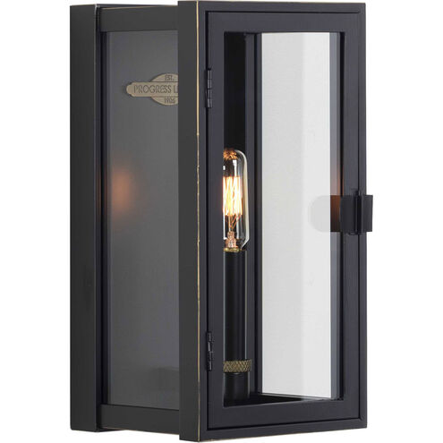 Stature Outdoor Wall Lantern in Oil Rubbed Bronze