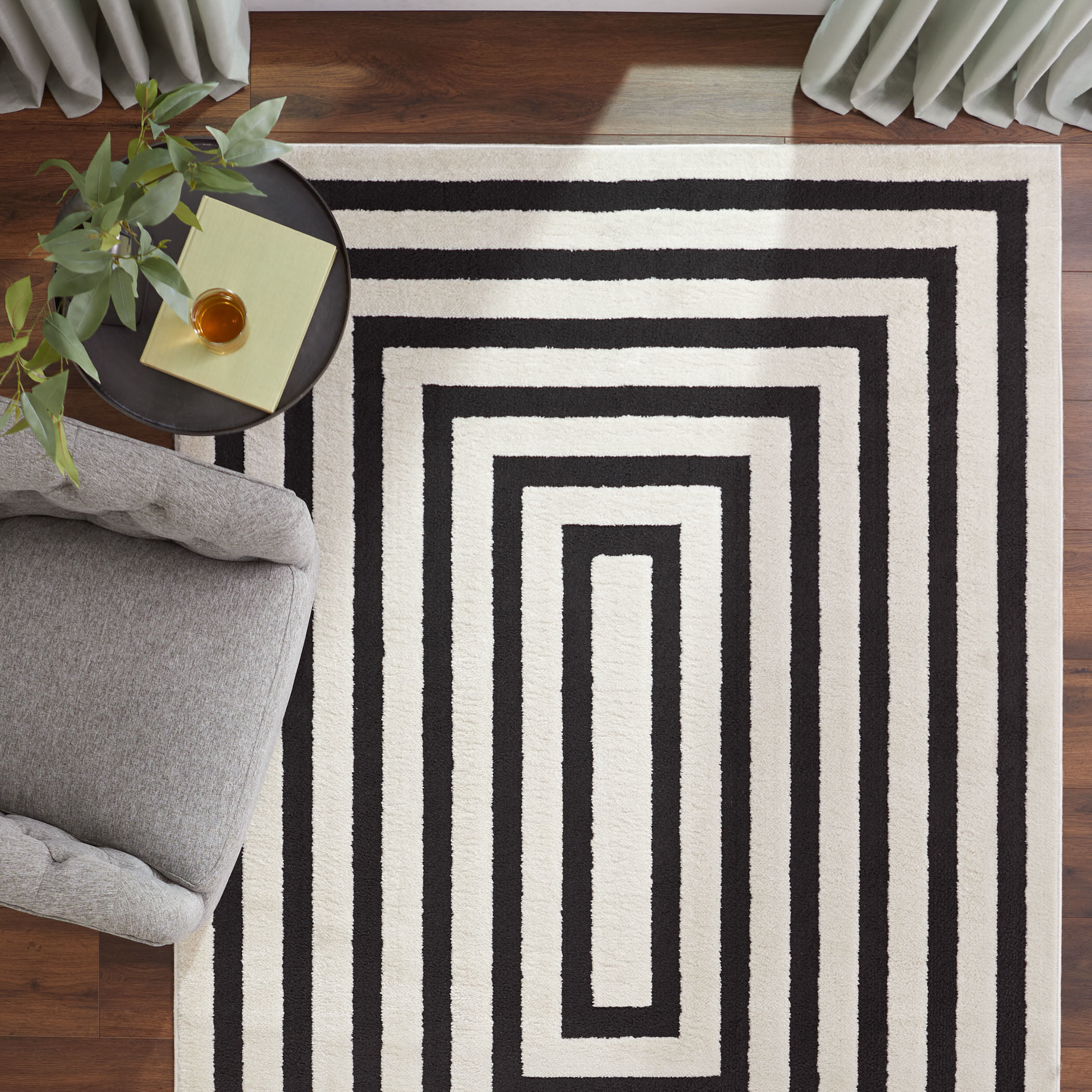 Optika 114 X 79 inch Black/White Rug in 6 x 9
