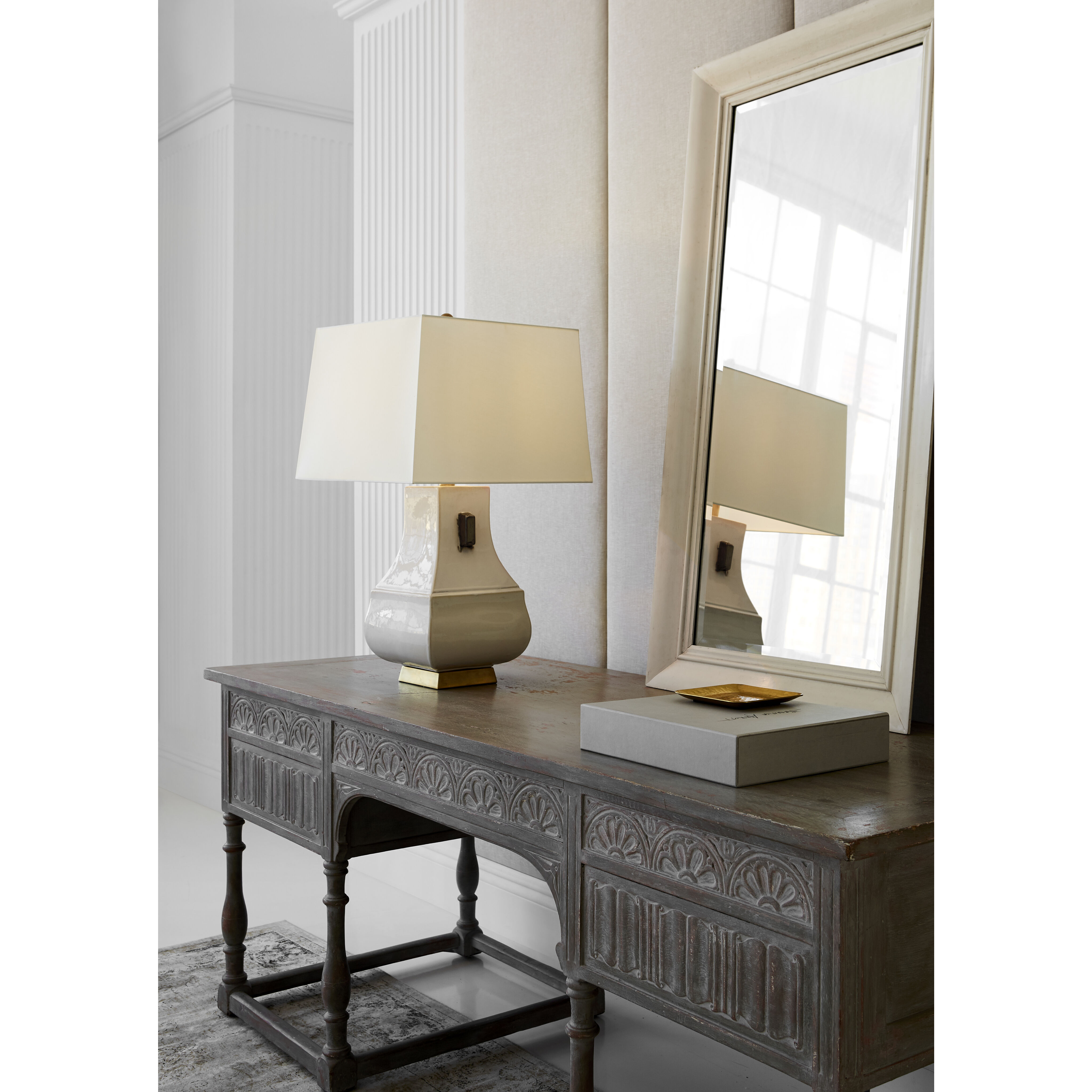 Chapman & Myers Kang Jug 28.75 inch 100 watt Ivory with Burnt Gold Table Lamp Portable Light, Large