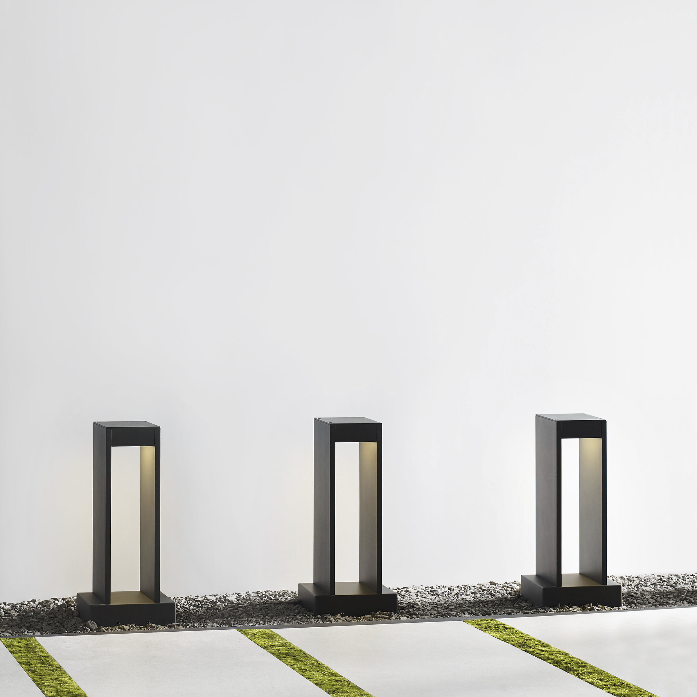 Sean Lavin Syntra 12 12.9 watt Bronze Outdoor Path Light in Stake, Integrated LED