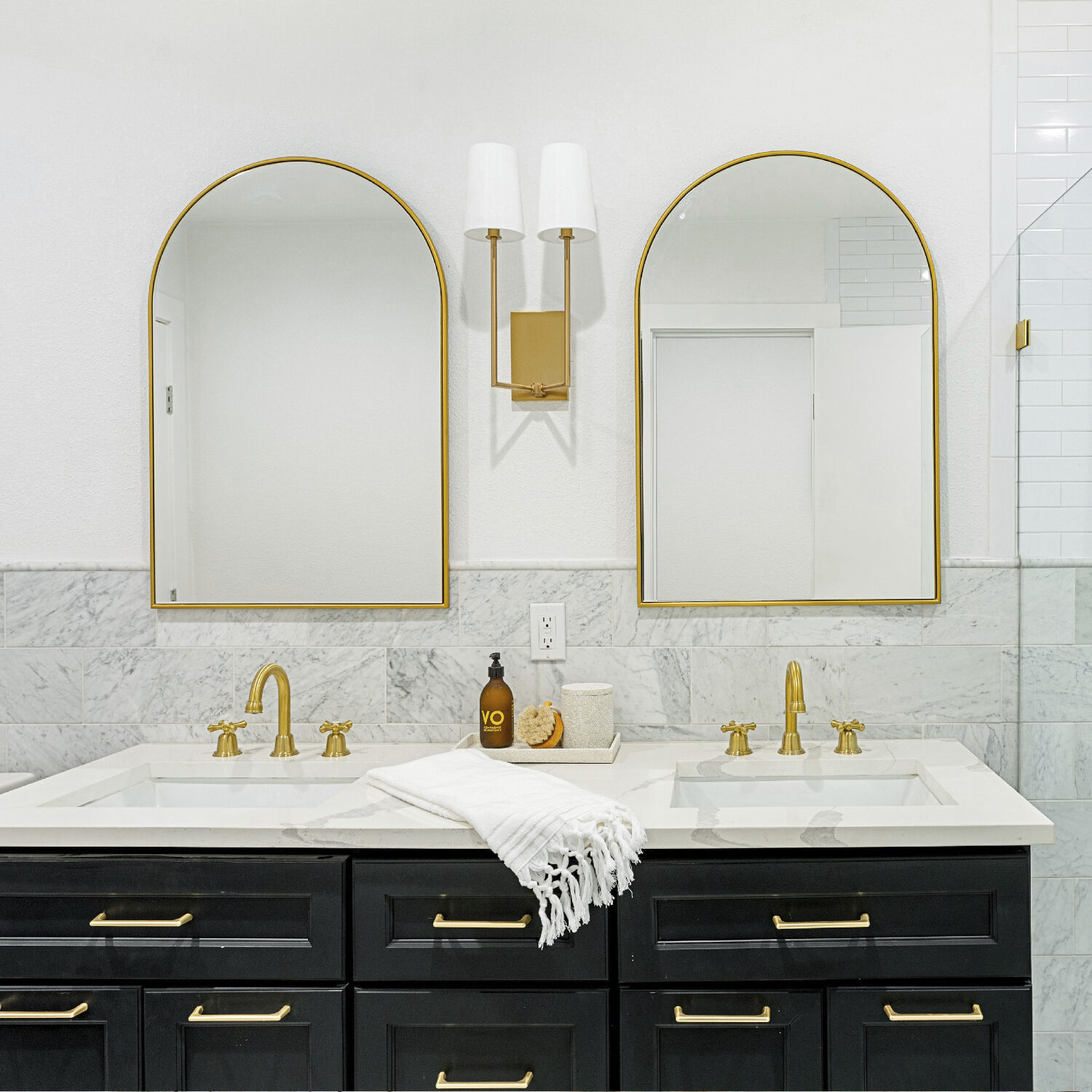 Lena Bath Wall Light in Vibrant Gold