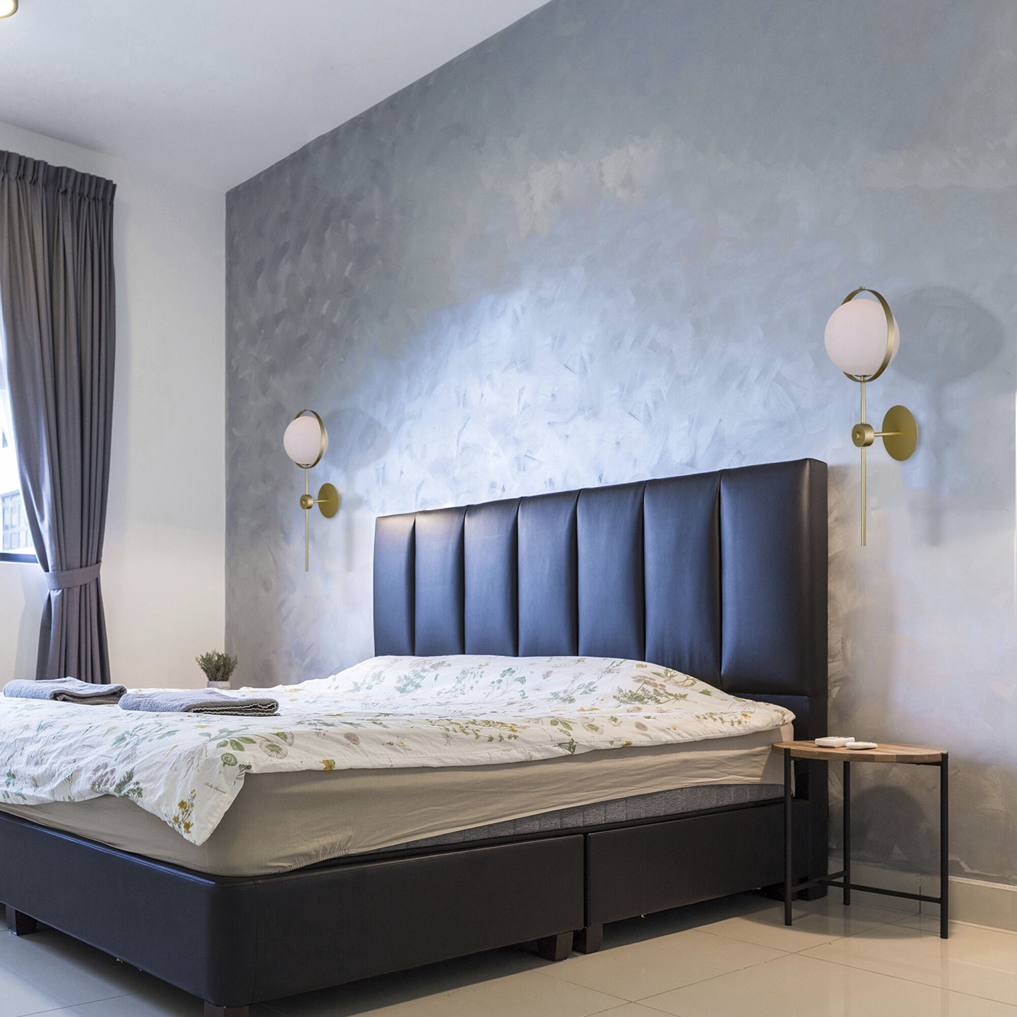 Da Vinci LED 10 inch Brass Wall Light