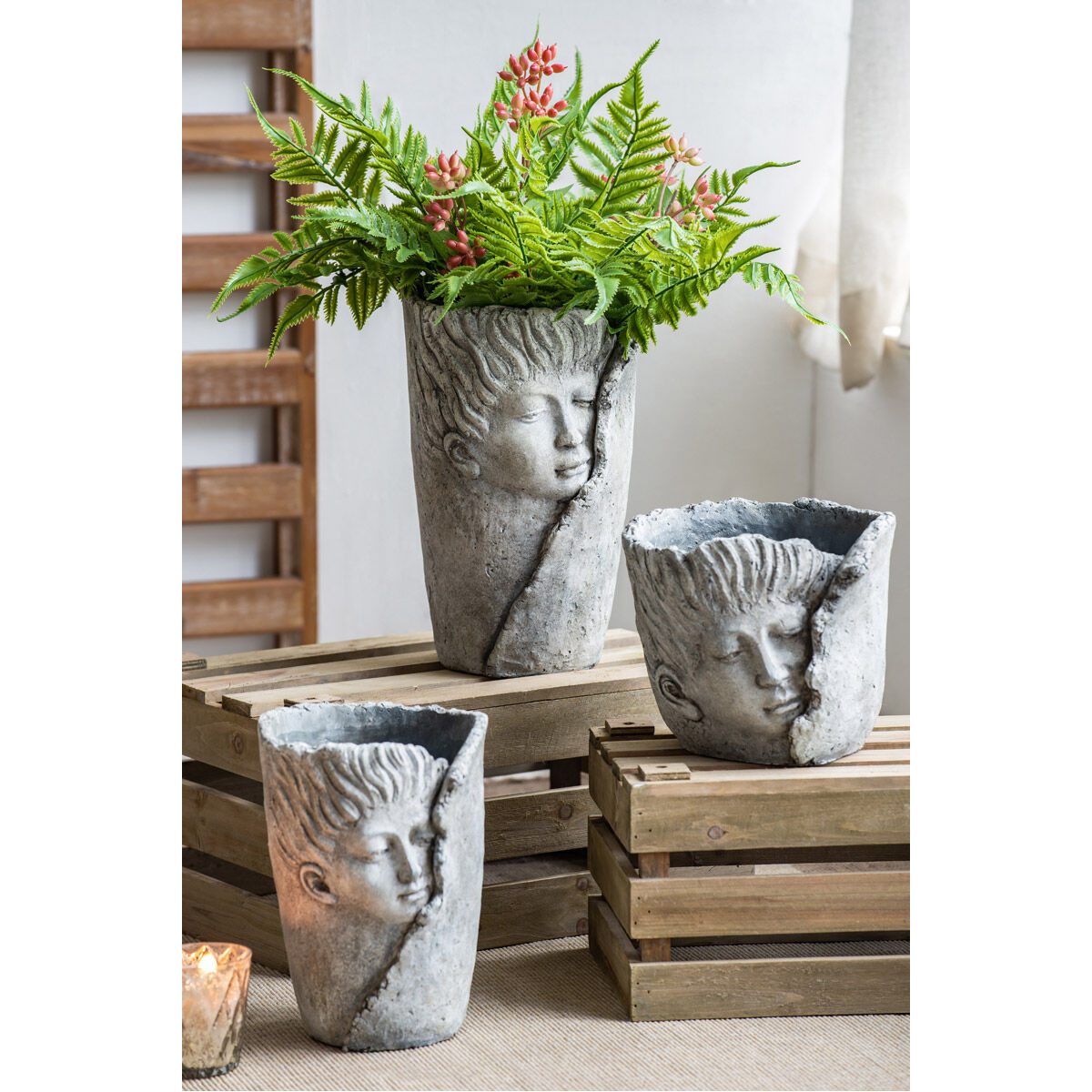 Dreaming Profile Gray Outdoor Planter