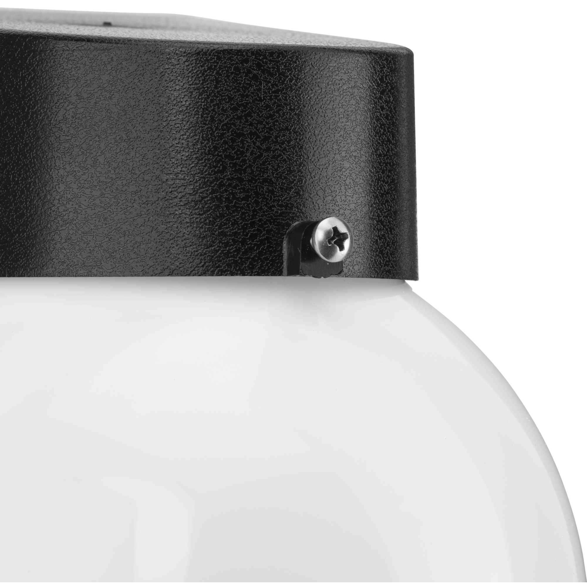 Polycarbonate Outdoor Outdoor Wall Lantern in Black