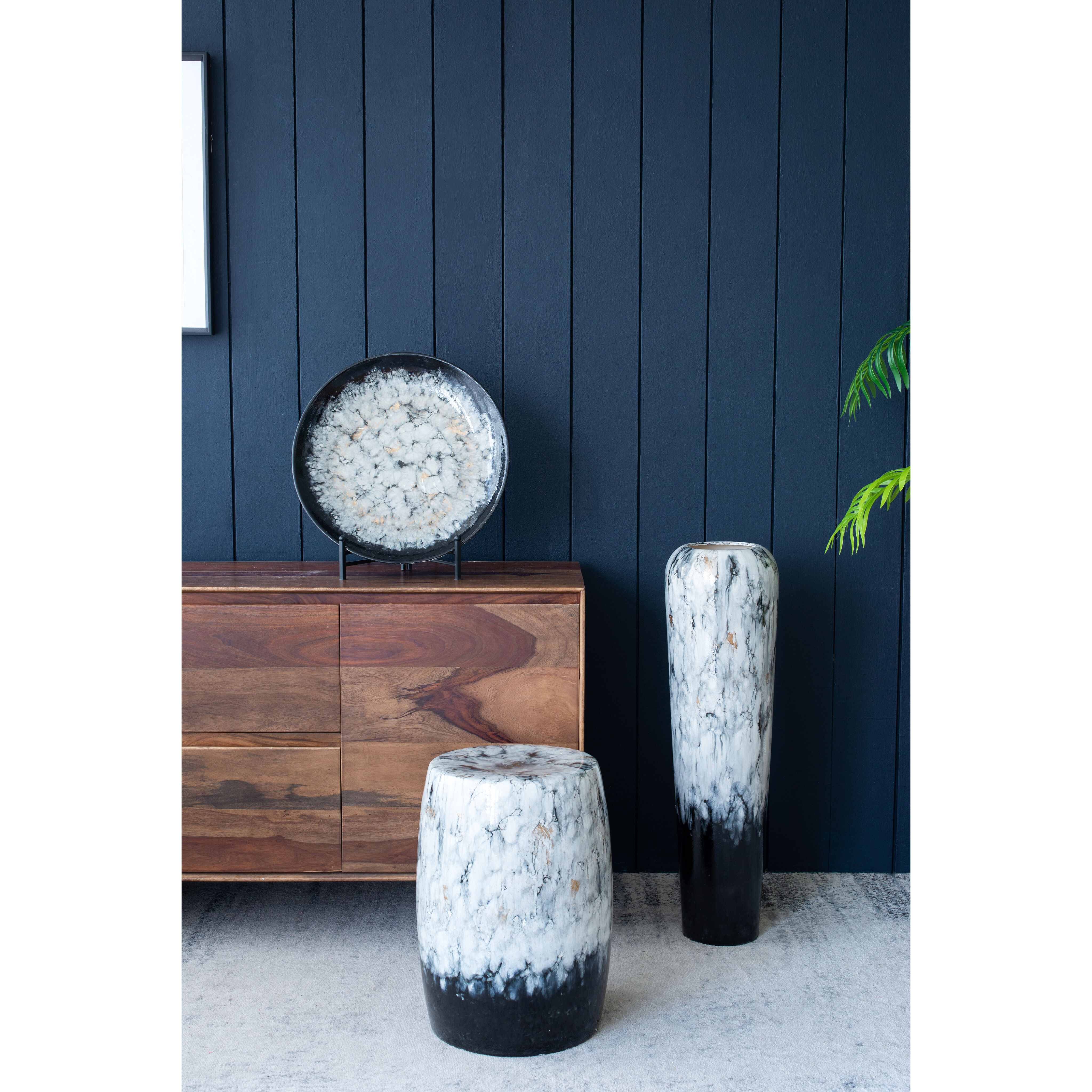 Zuri 18.1 X 18.1 inch Black/White Charger Plate