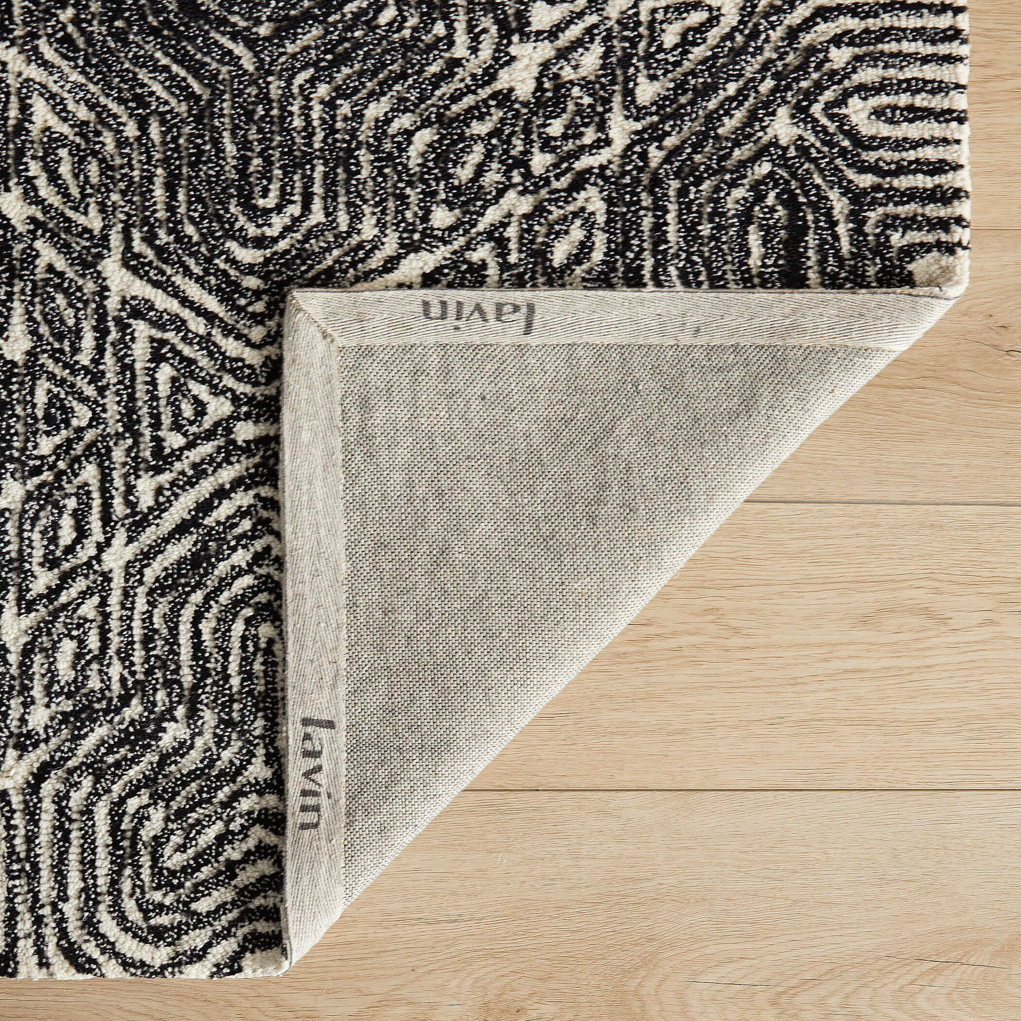 Mitra 36 X 24 inch Black/White Rug in 2 x 3