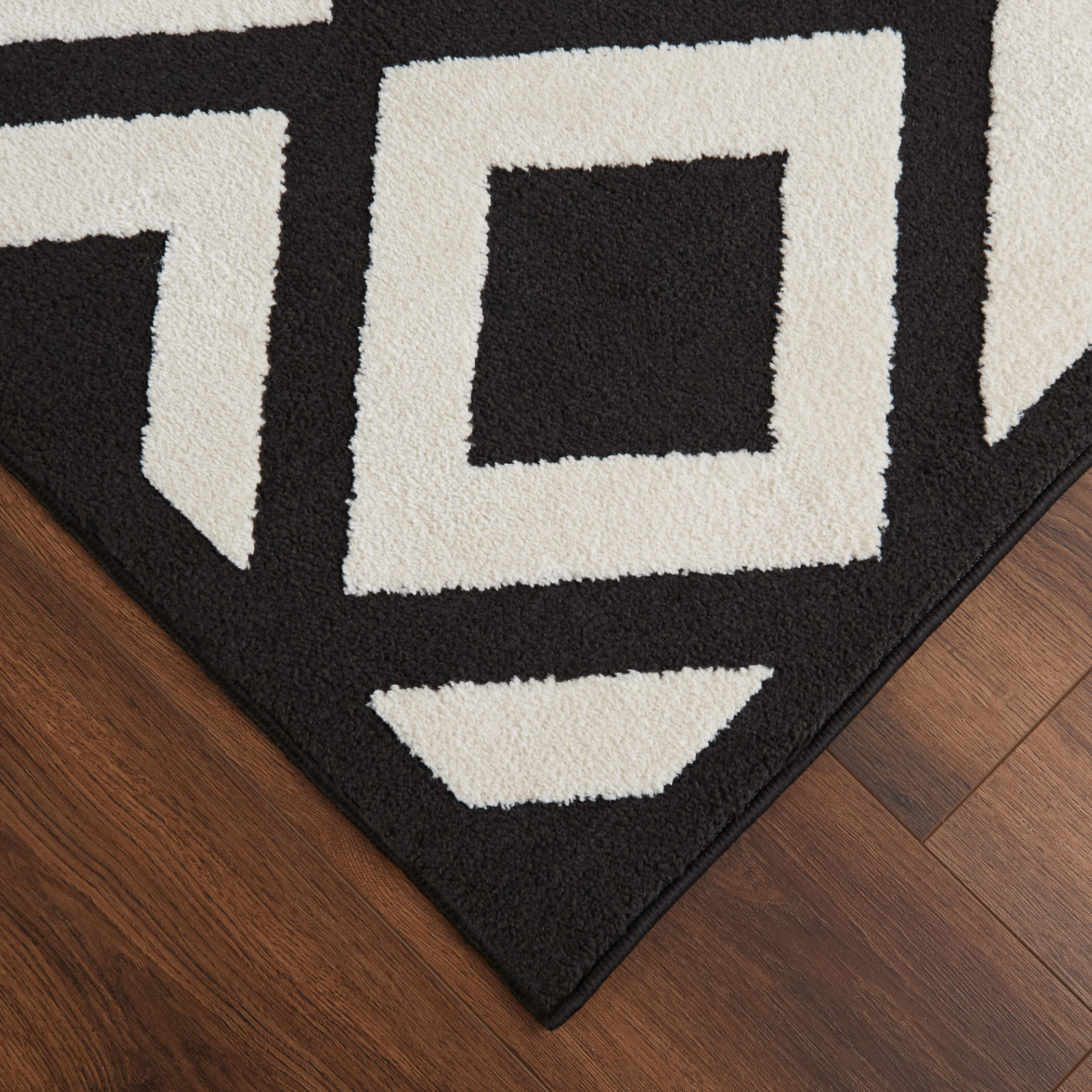 Optika 36 X 24 inch Black/White Rug in 2 x 3