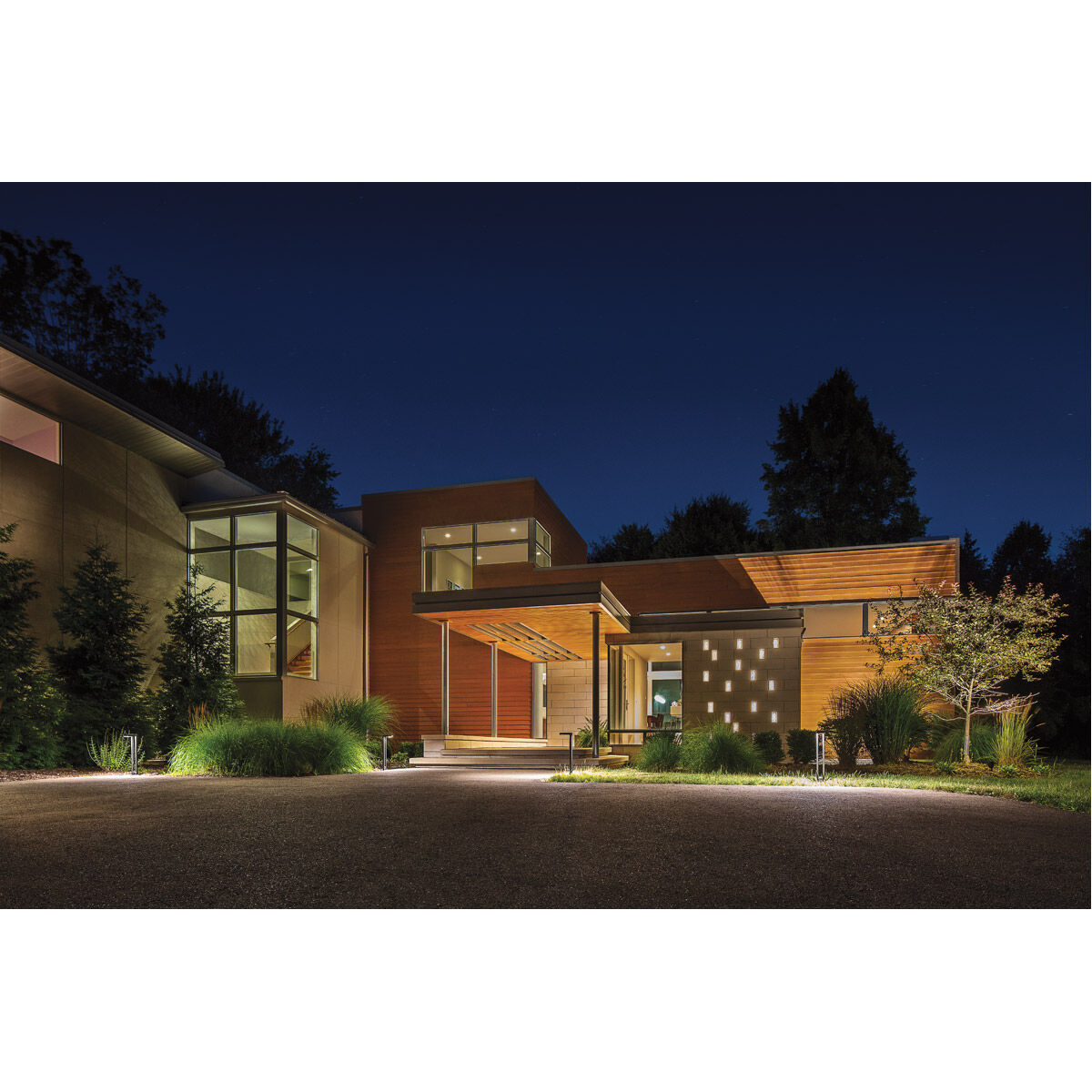 Independence 12 16.25 watt Textured Architectural Bronze Landscape 12V Path & Spread