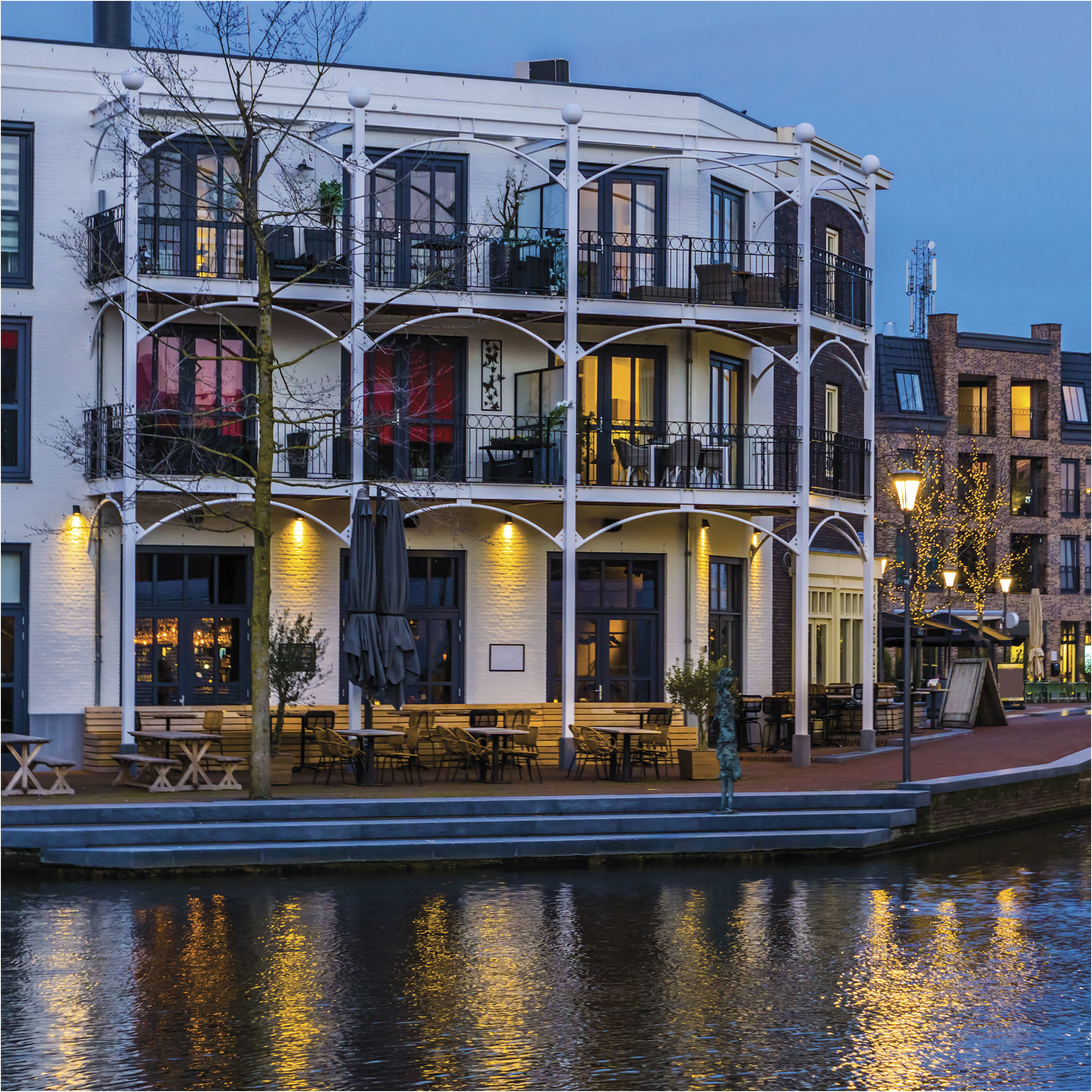 Lumos LED Medium 6.50 watt LED PAR Bulb