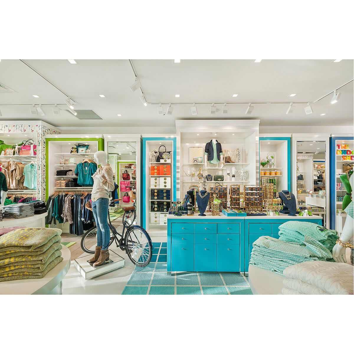 120v Track System 10 Light 120V White LEDme Directional Ceiling Light