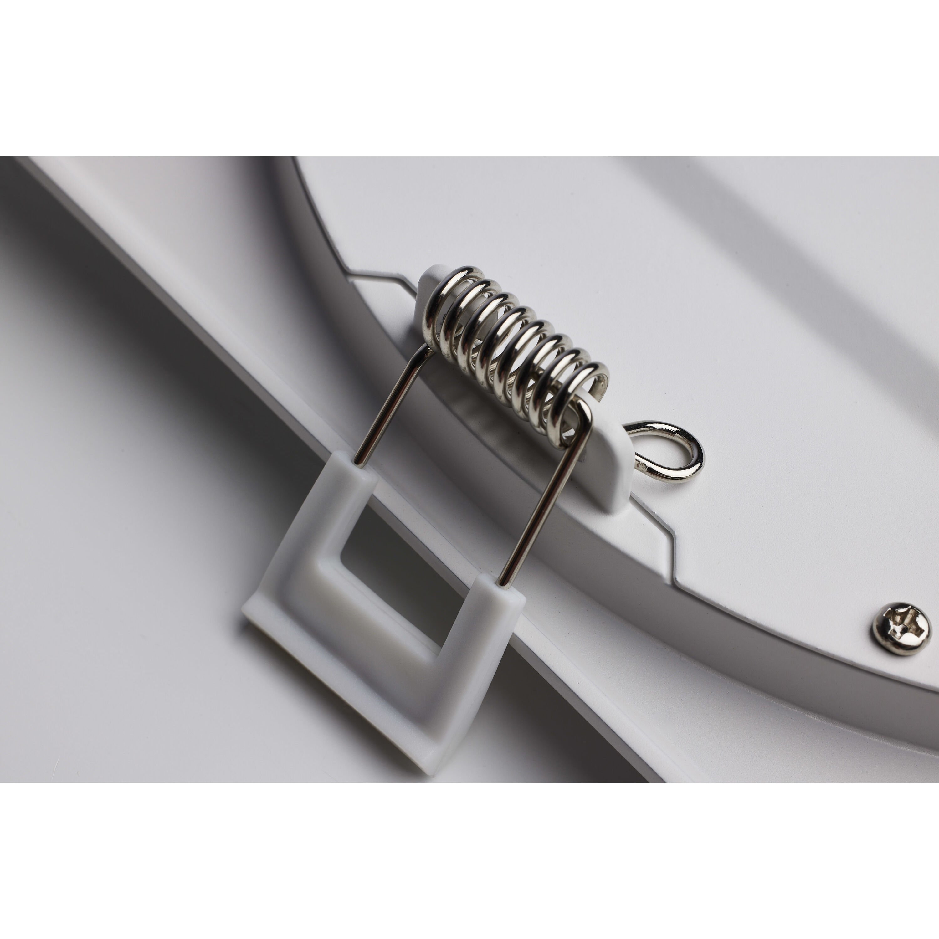 Edgewood White Recessed, Direct Wire