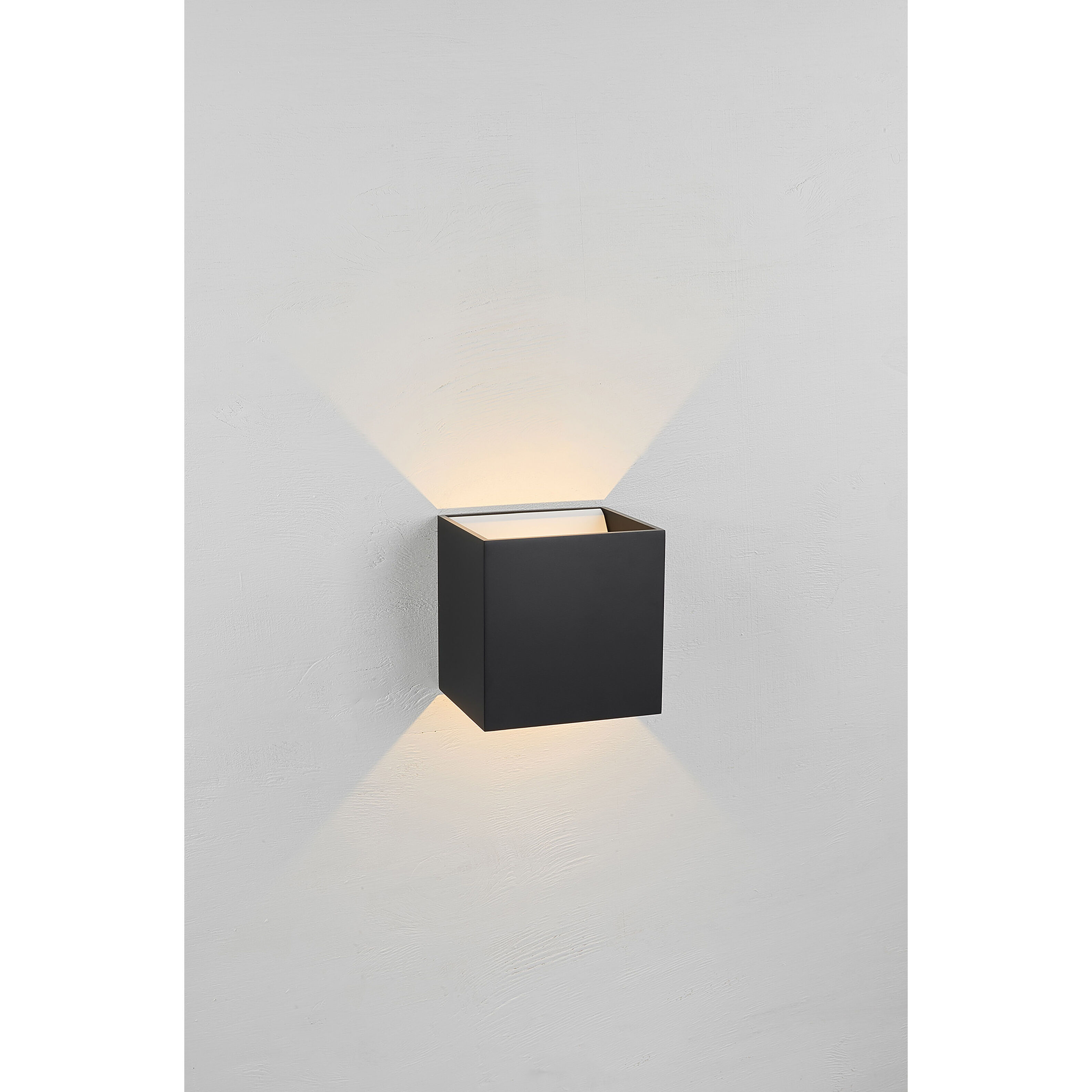 QB LED Wall Sconce Wall Light in Black