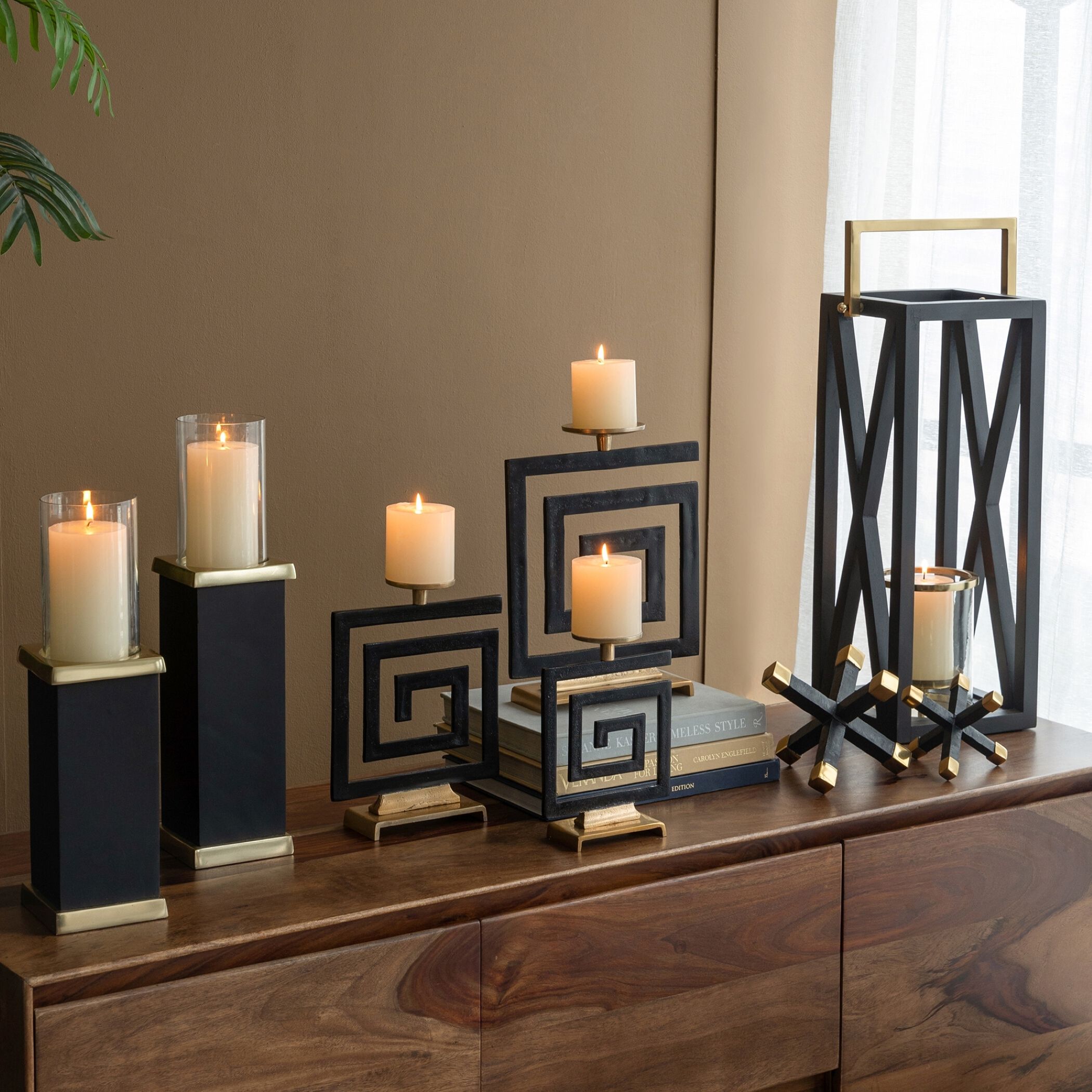 Contemporary 10 inch Black/Gold Lantern