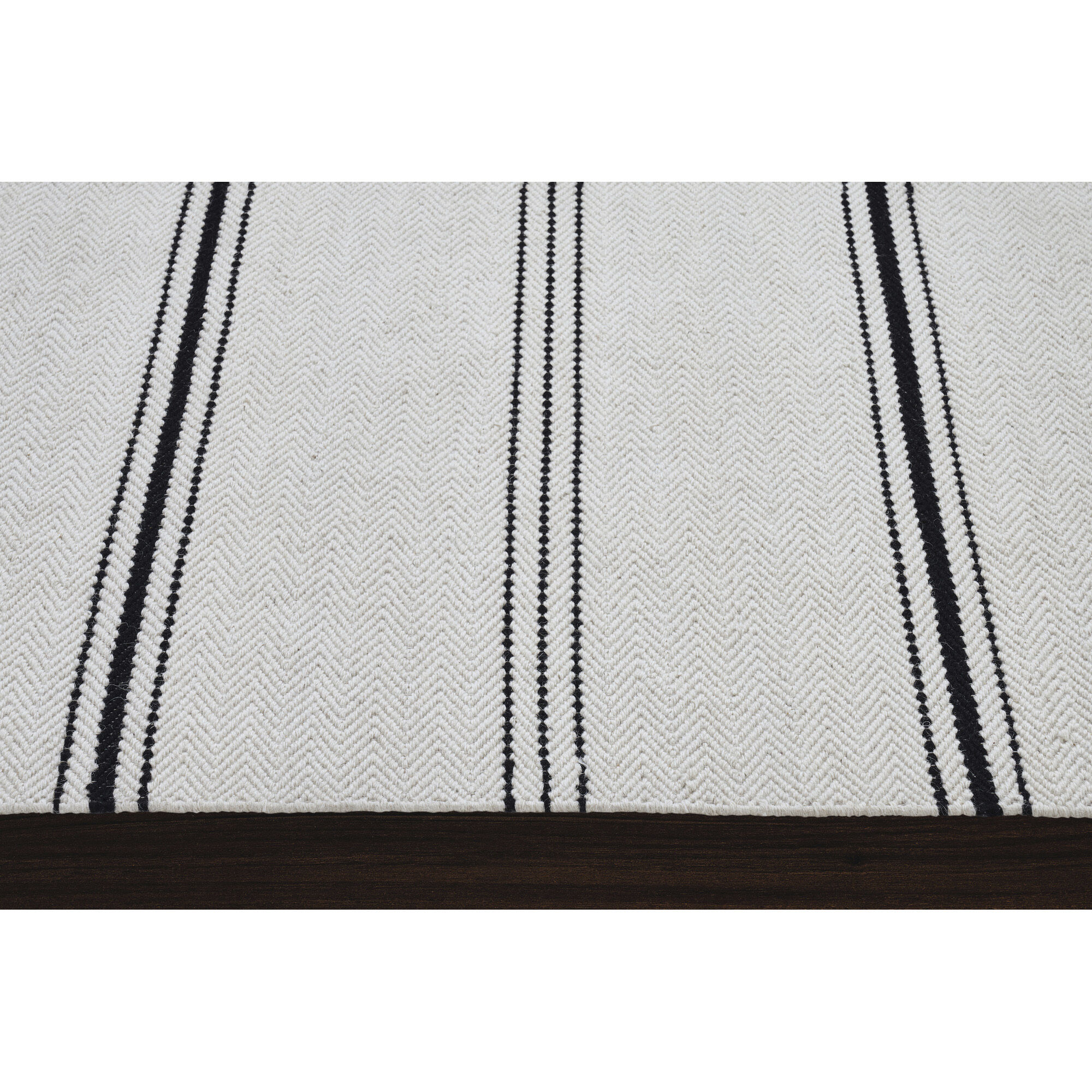 Alice 39 X 24 inch Ivory and Black Rug, 2' x 3’3" ft