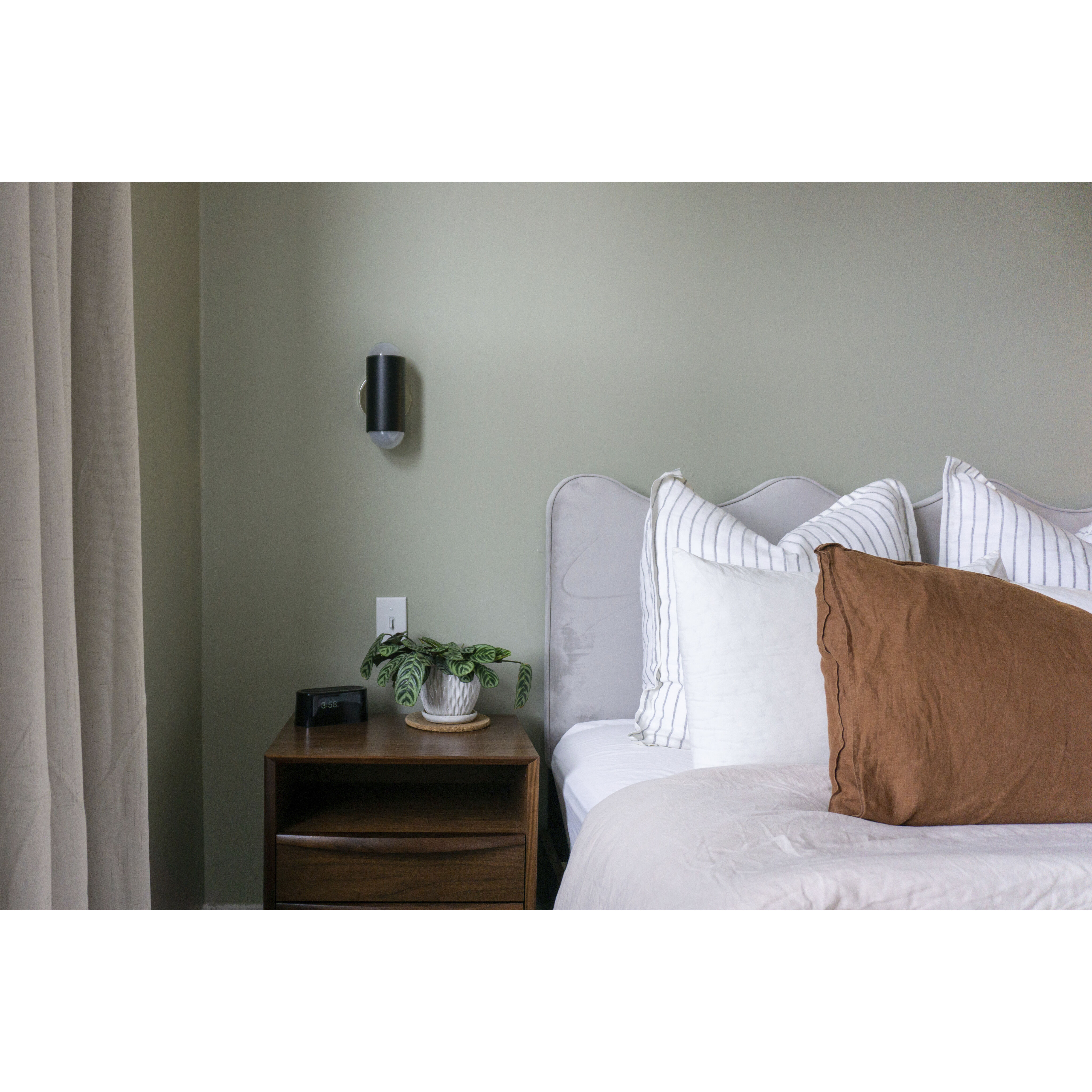 Kira 2 Light Polished Nickel/Soft Black Wall Sconce Wall Light