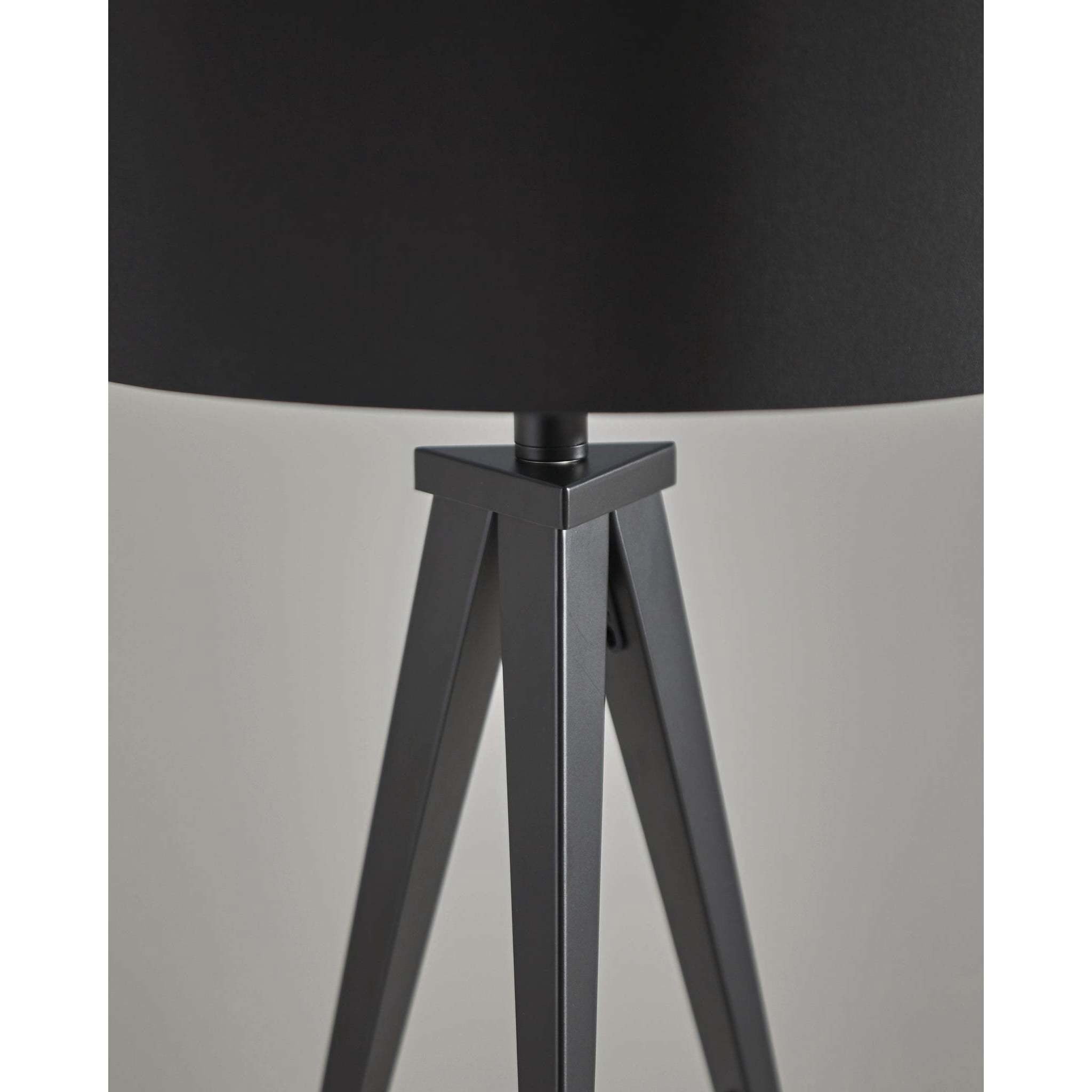 Director 28 inch 100.00 watt Black Table Lamp Portable Light