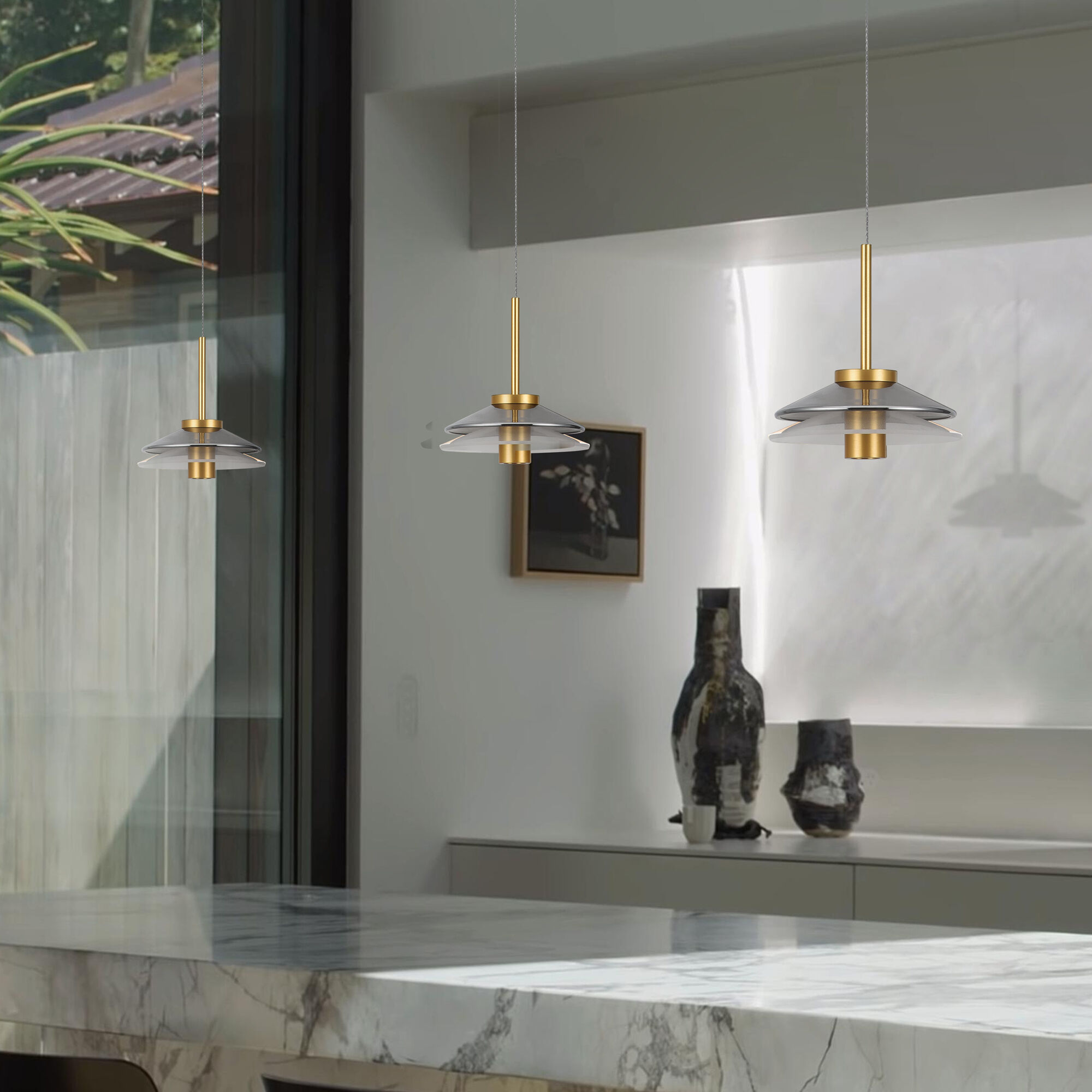 Verona Series 7.25 inch Black/Gold Pendant Ceiling Light, Artisan Collection