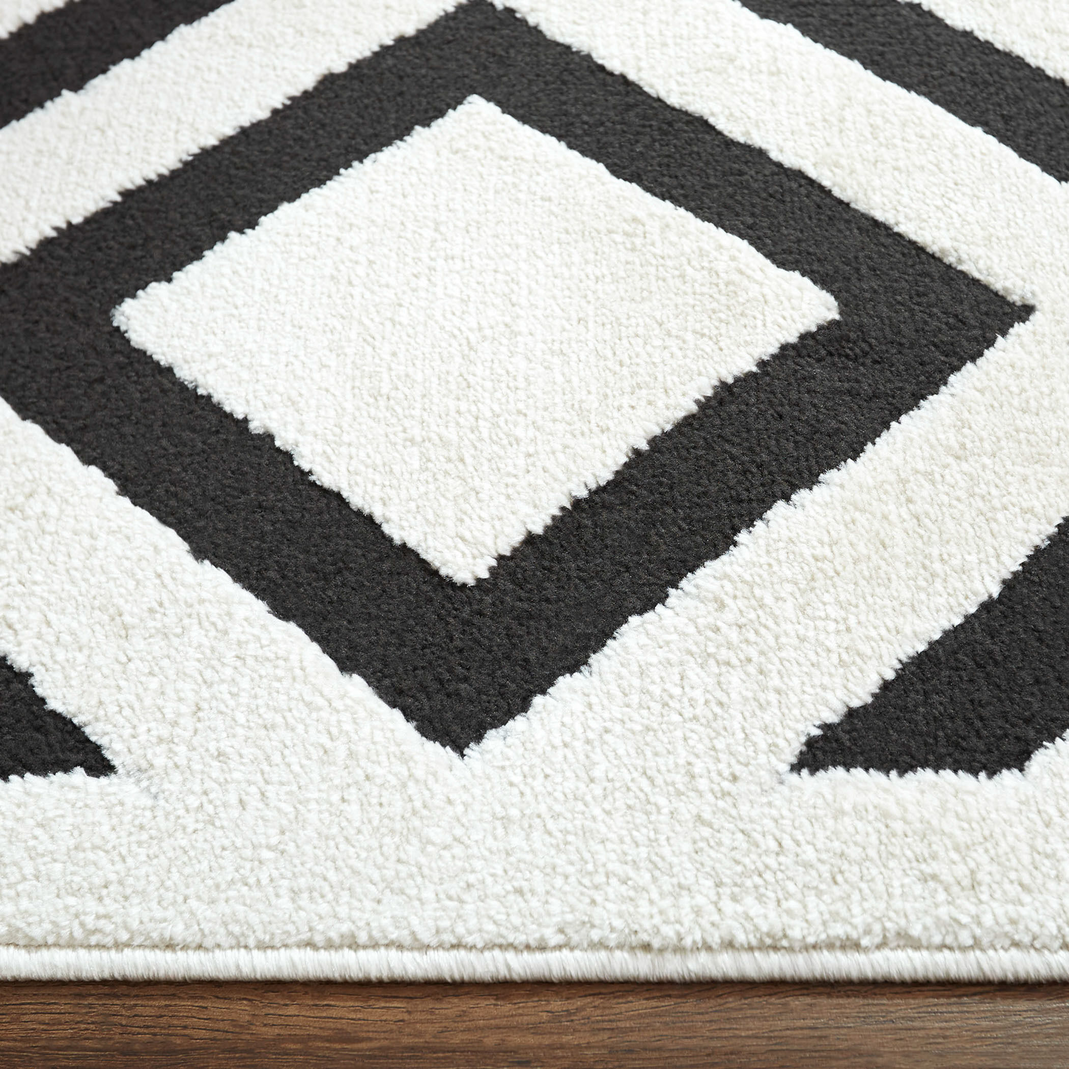 Optika 90 X 63 inch Black/White Rug in 5 x 7