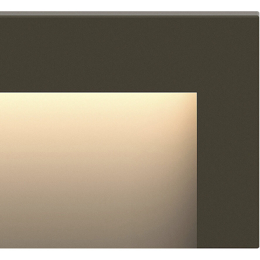 Taper 12v 2.50 watt Bronze Landscape Deck Sconce, Horizontal