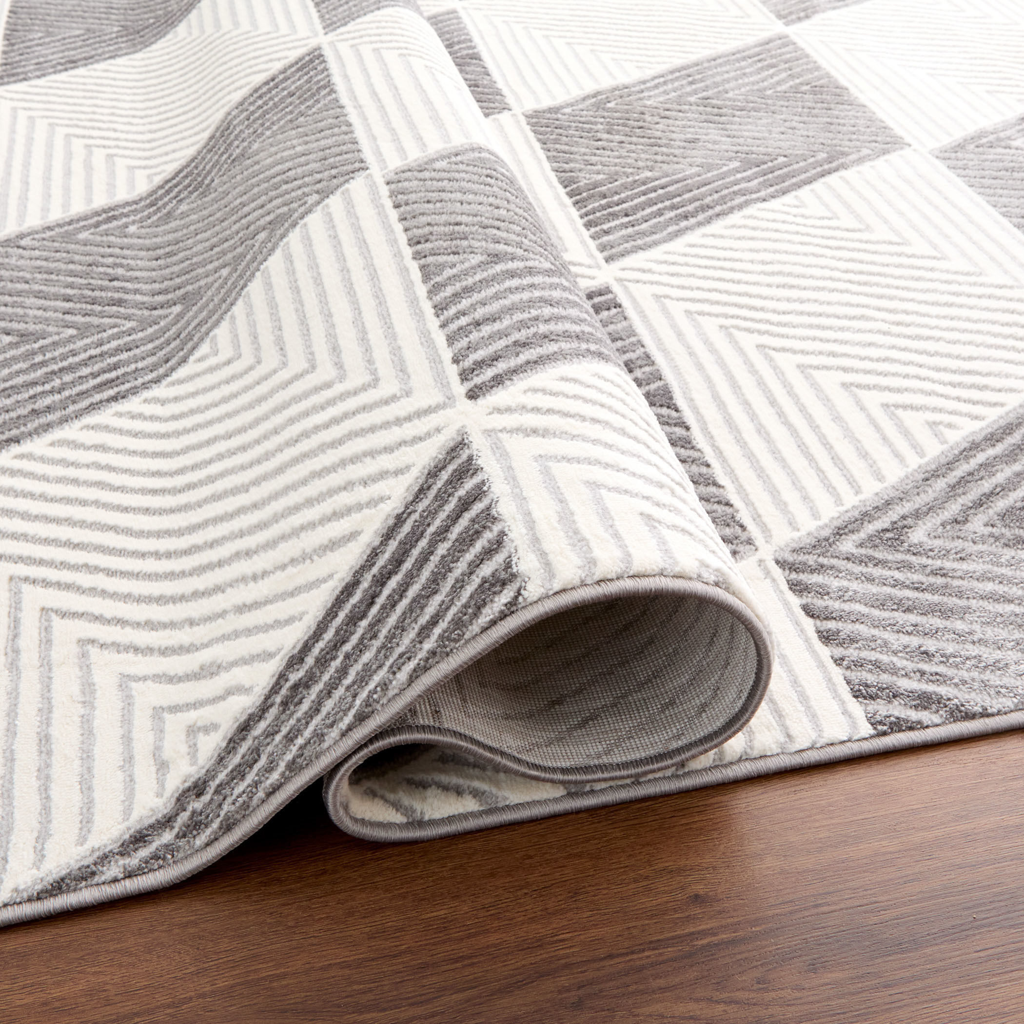 Brenta 90 X 63 inch Black/White Rug in 5 x 7