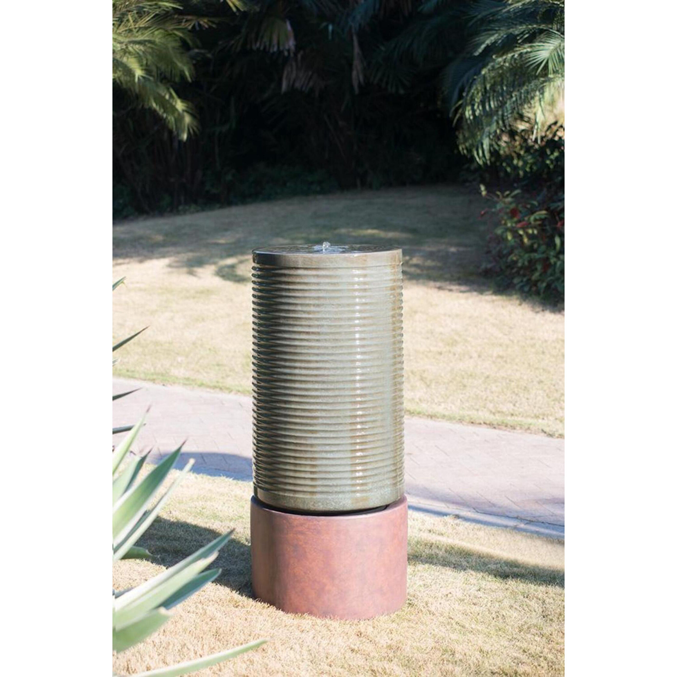 Zuri 18.1 X 18.1 inch Black/White Charger Plate