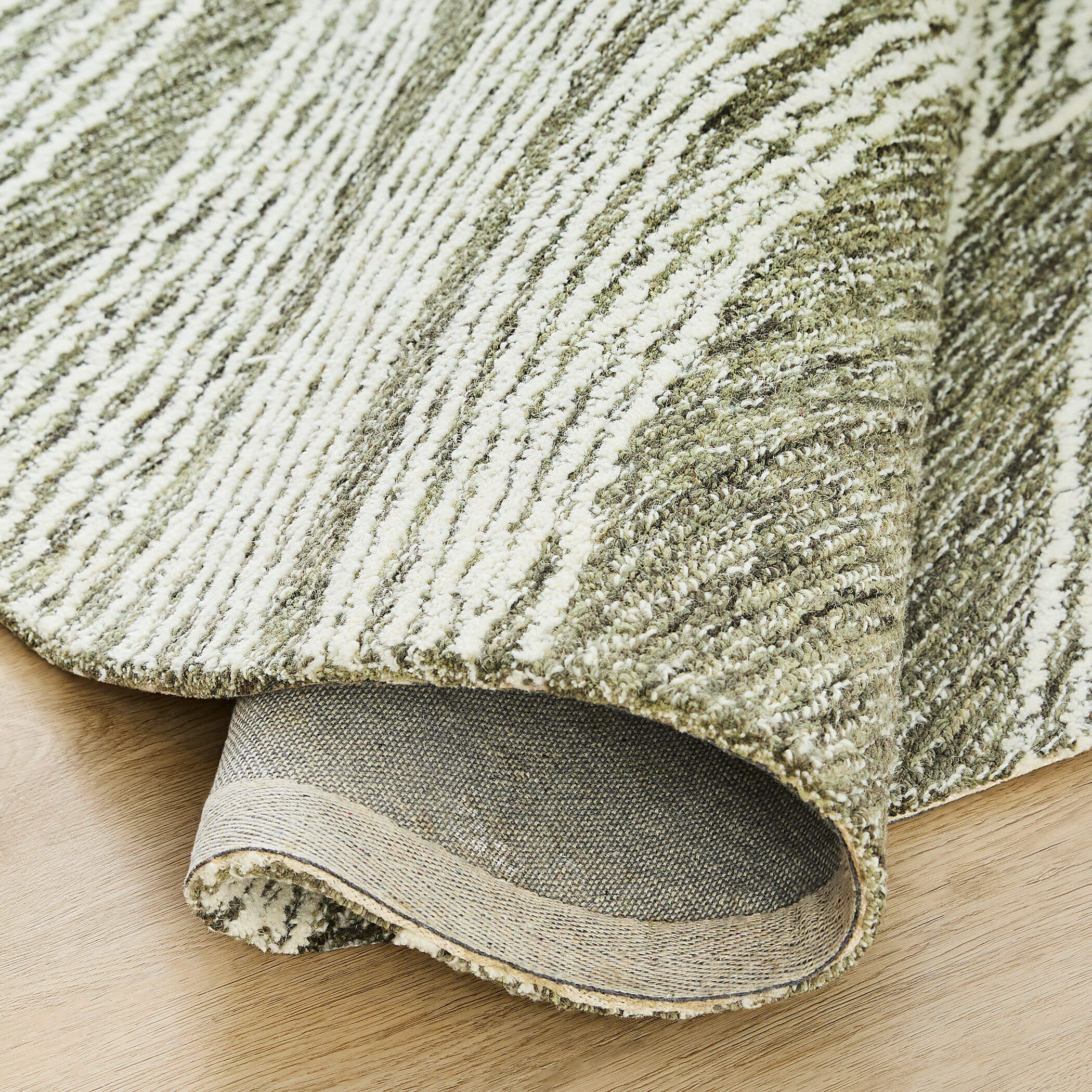 Mitra Black/White Rug in 8 Round