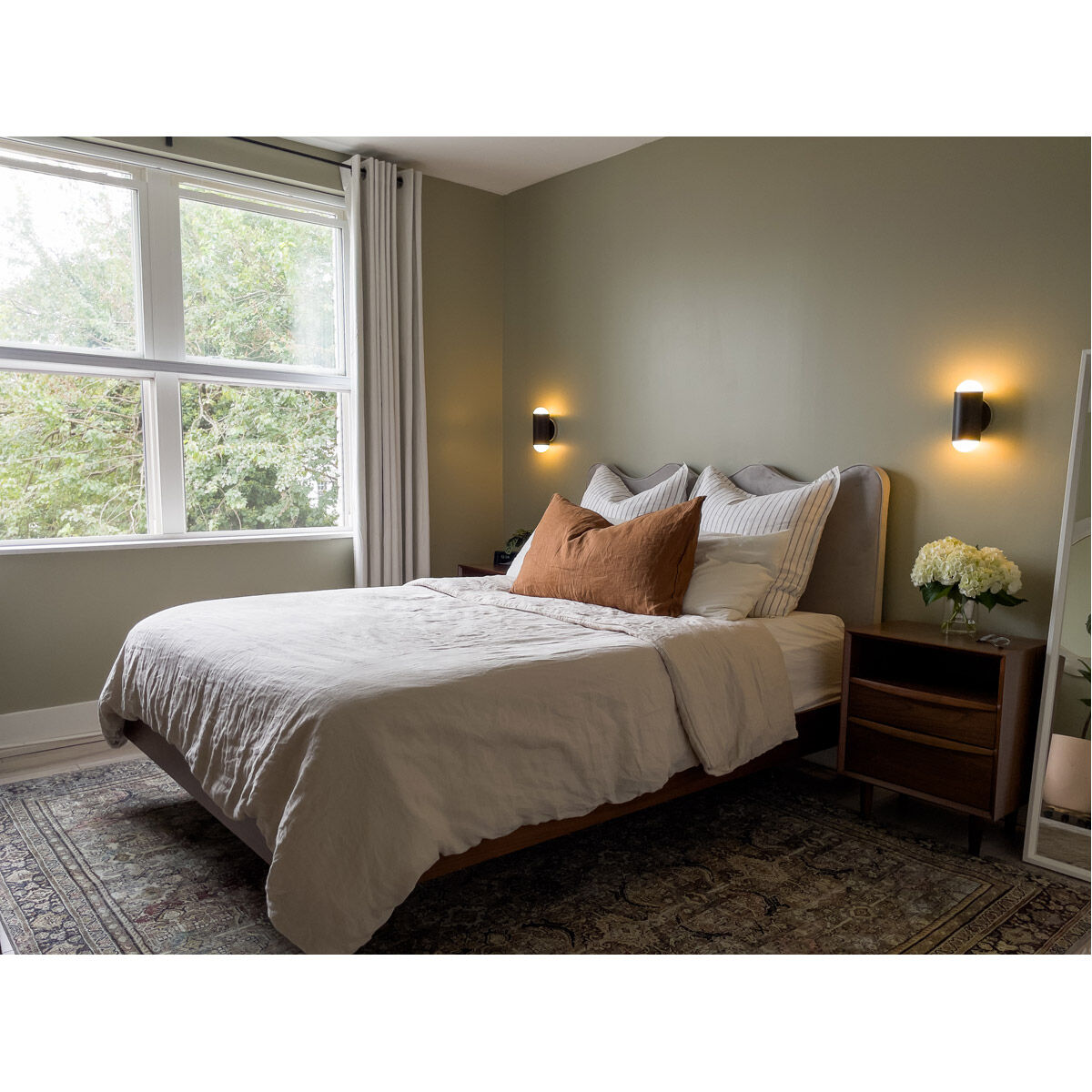 Kira 2 Light Polished Nickel/Soft Black Wall Sconce Wall Light