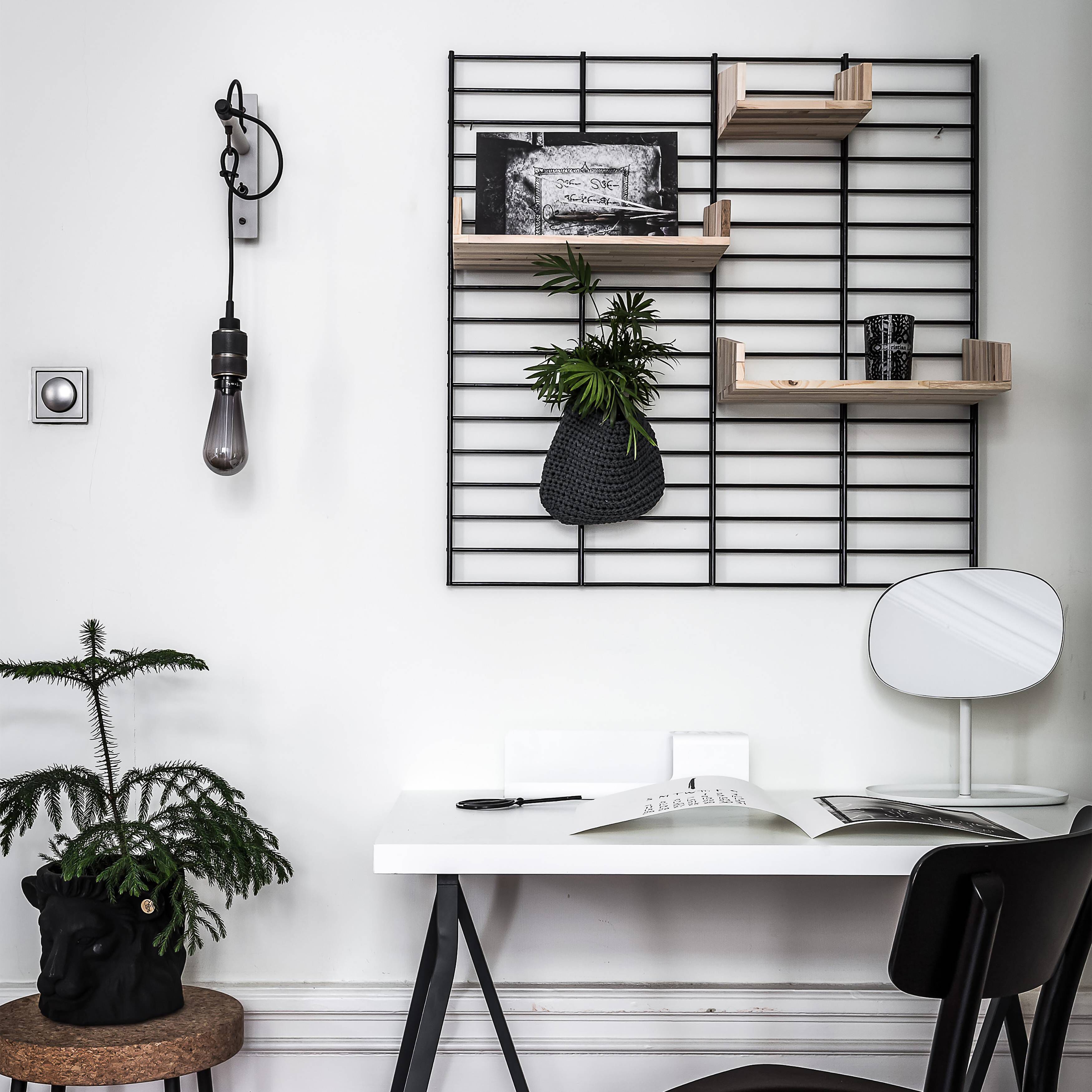 Hooked Wall Light in Stone / Smoked Bronze, Nude