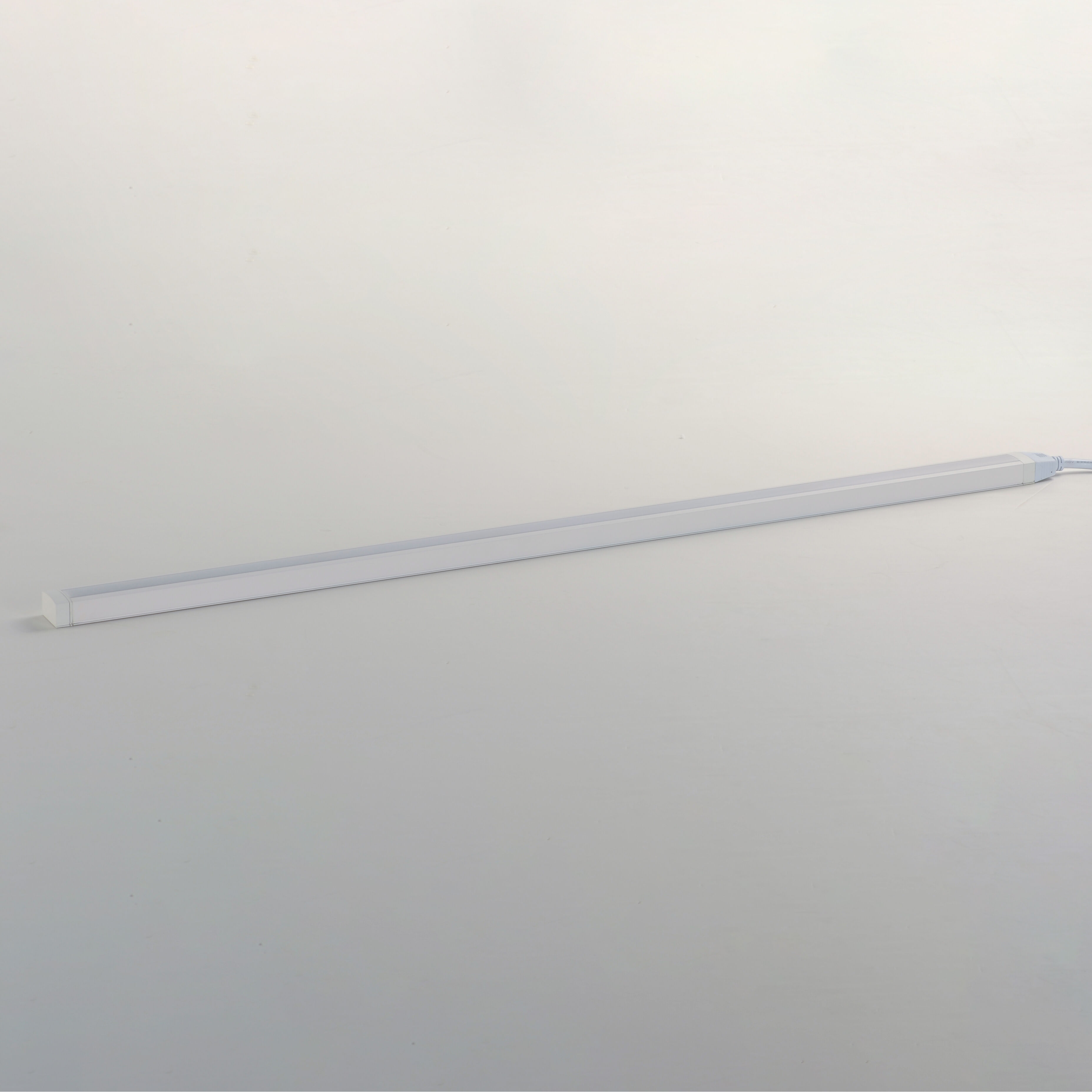 CounterMax 120V Slim Stick 120 LED 36 inch White Under Cabinet