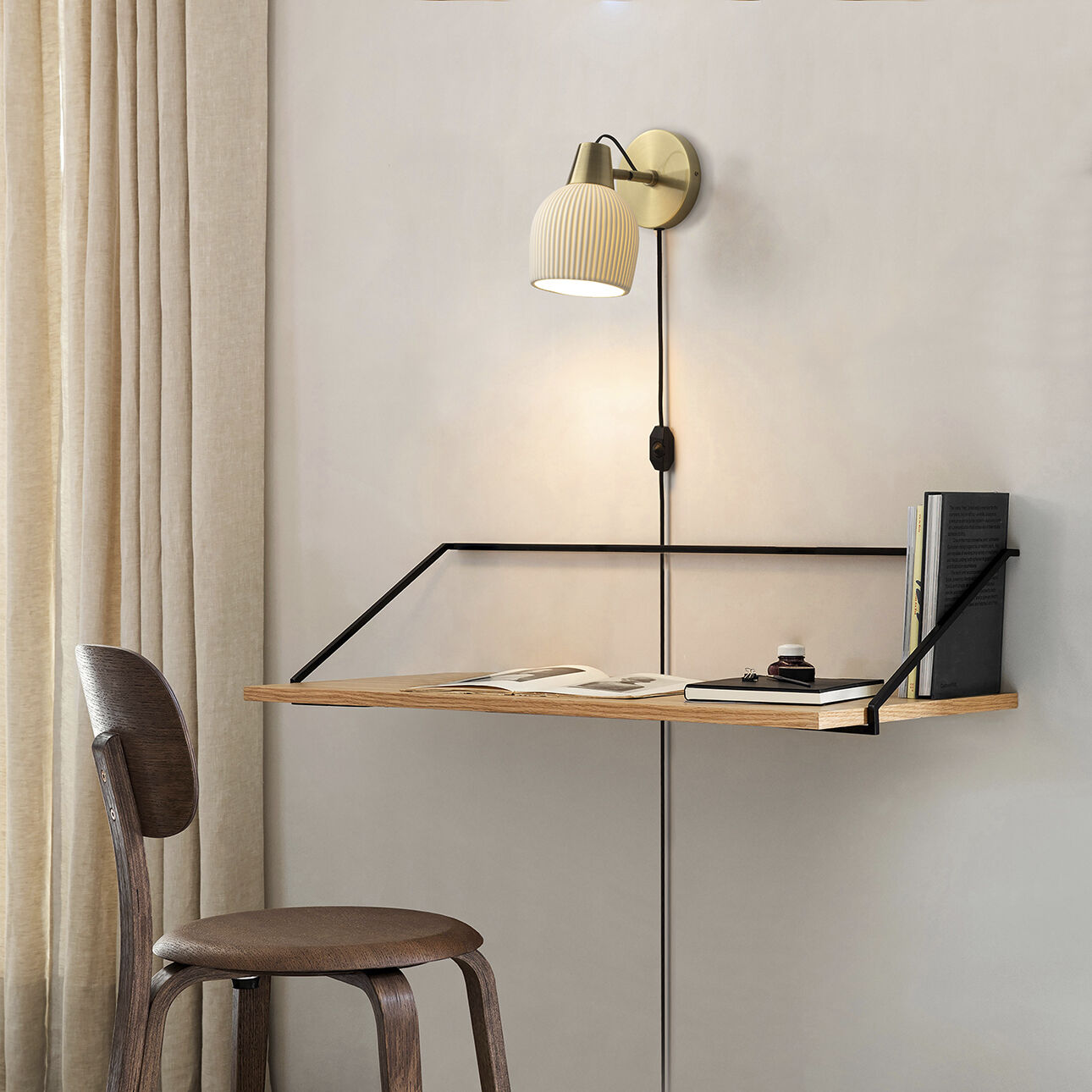 Petaluma Wall Sconce Wall Light in Weathered Brass