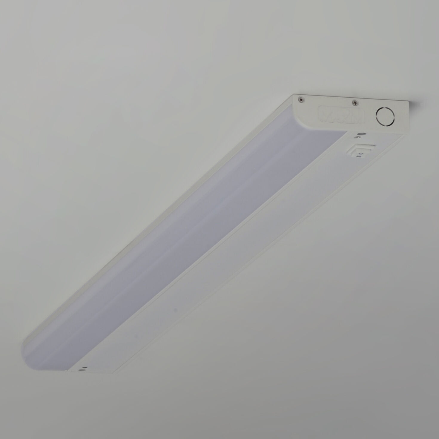 CounterMax MX-L-120-1K 120 LED 30 inch White Under Cabinet