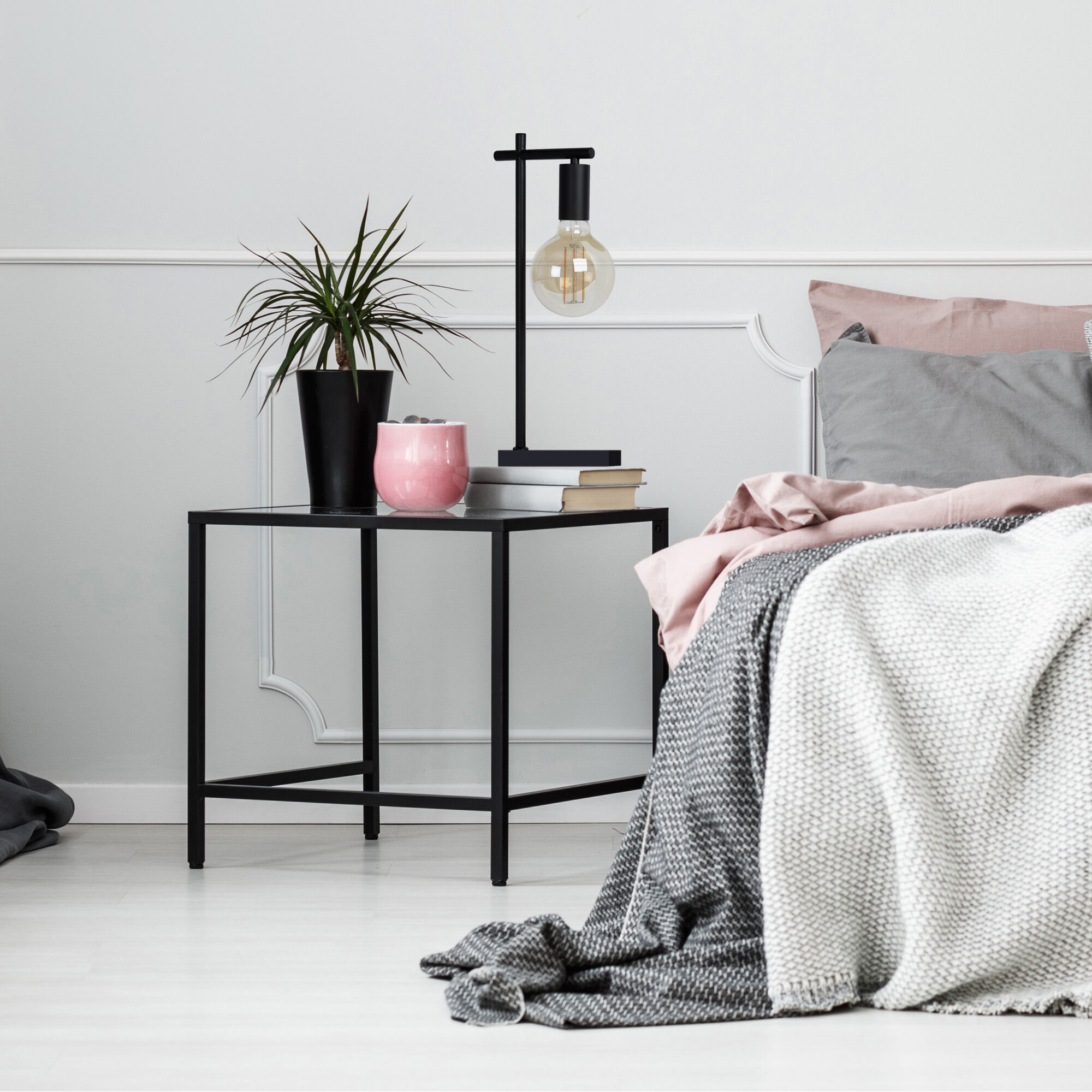 Townshed 20.75 inch 25 watt Black Table Lamp Portable Light