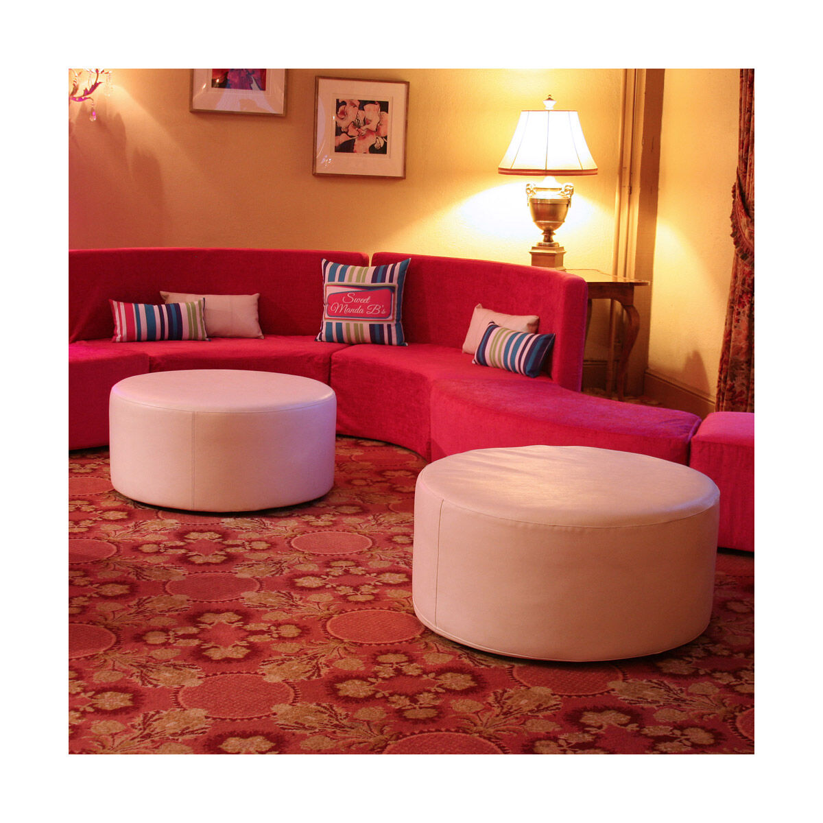 Universal 18 inch Atlantis White Outdoor Round Ottoman with Slipcover