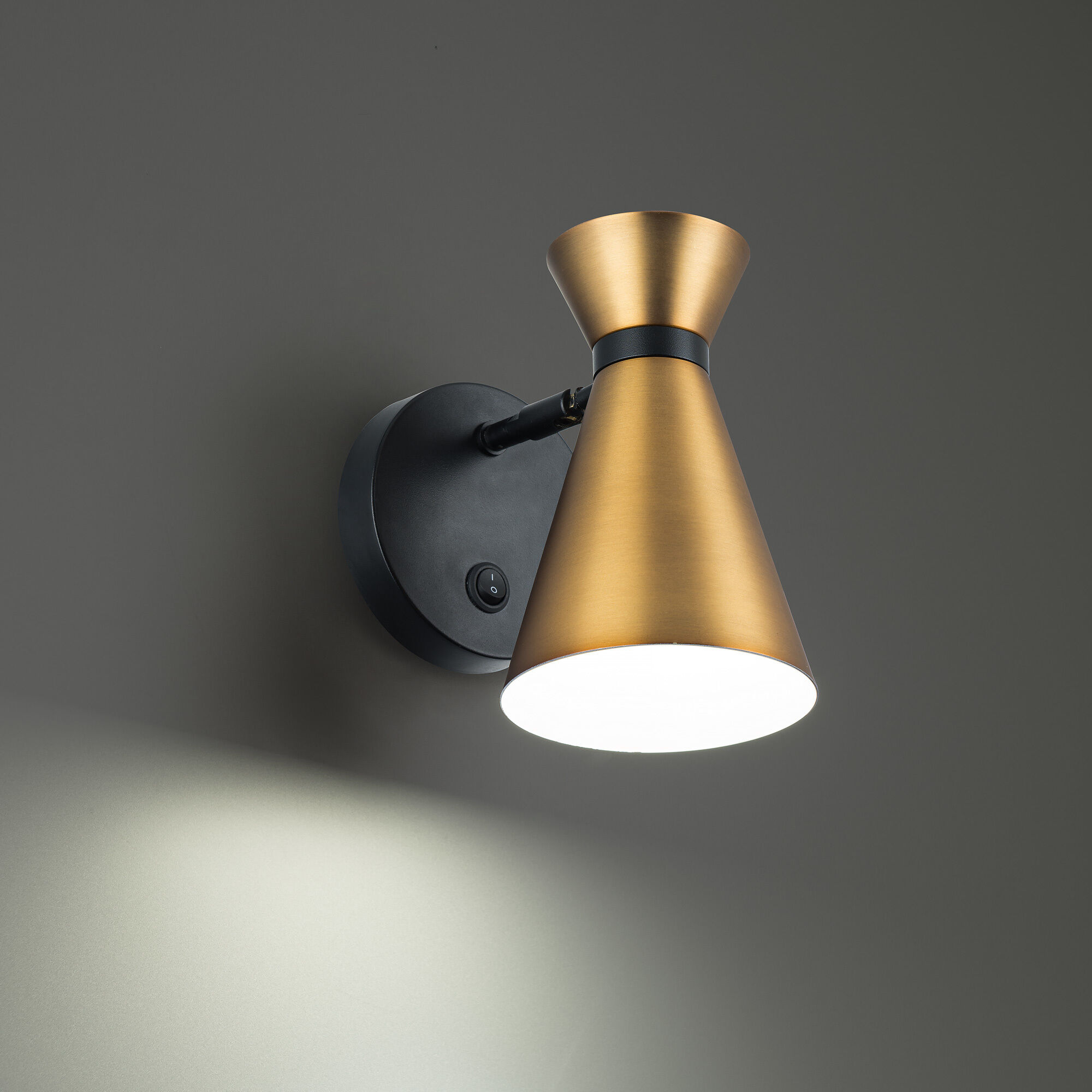 Pin Up Reading Light Wall Light, dweLED