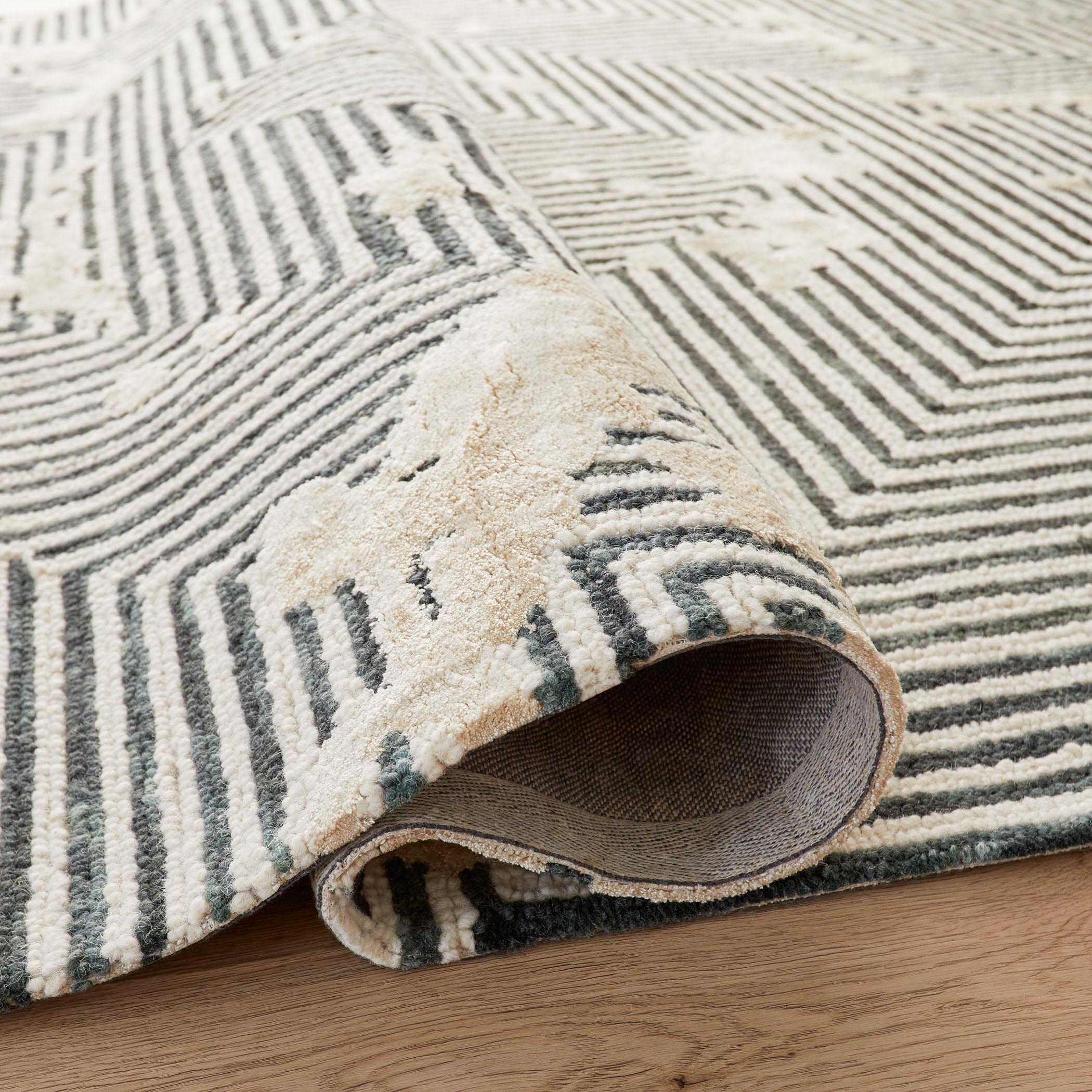 Vani 114 X 79 inch Green/Ivory Rug in 6 x 9