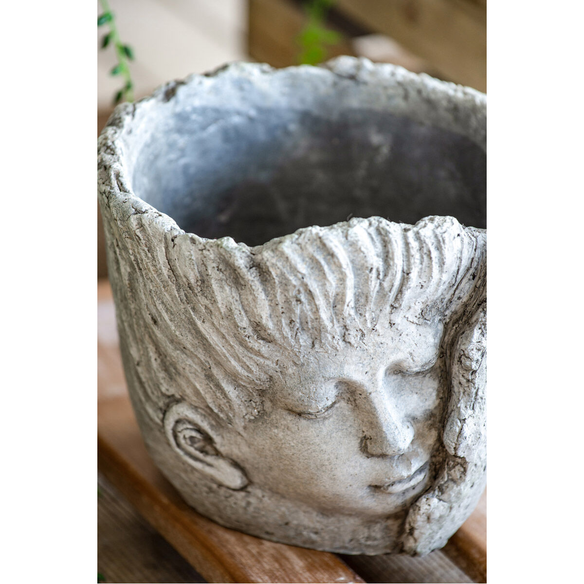 Dreaming Profile Gray Outdoor Planter