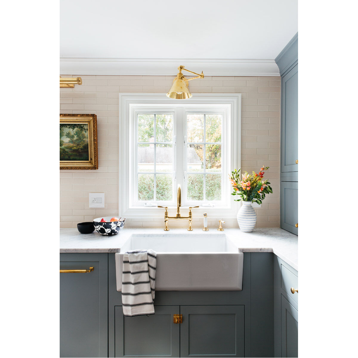 Garden City 23.25 inch 75.00 watt Aged Brass Swing-Arm Wall Sconce Wall Light