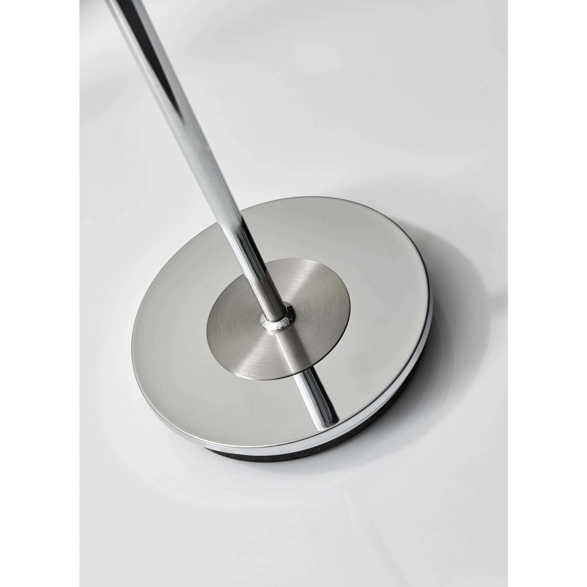 Adesso metropolis outlet floor lamp