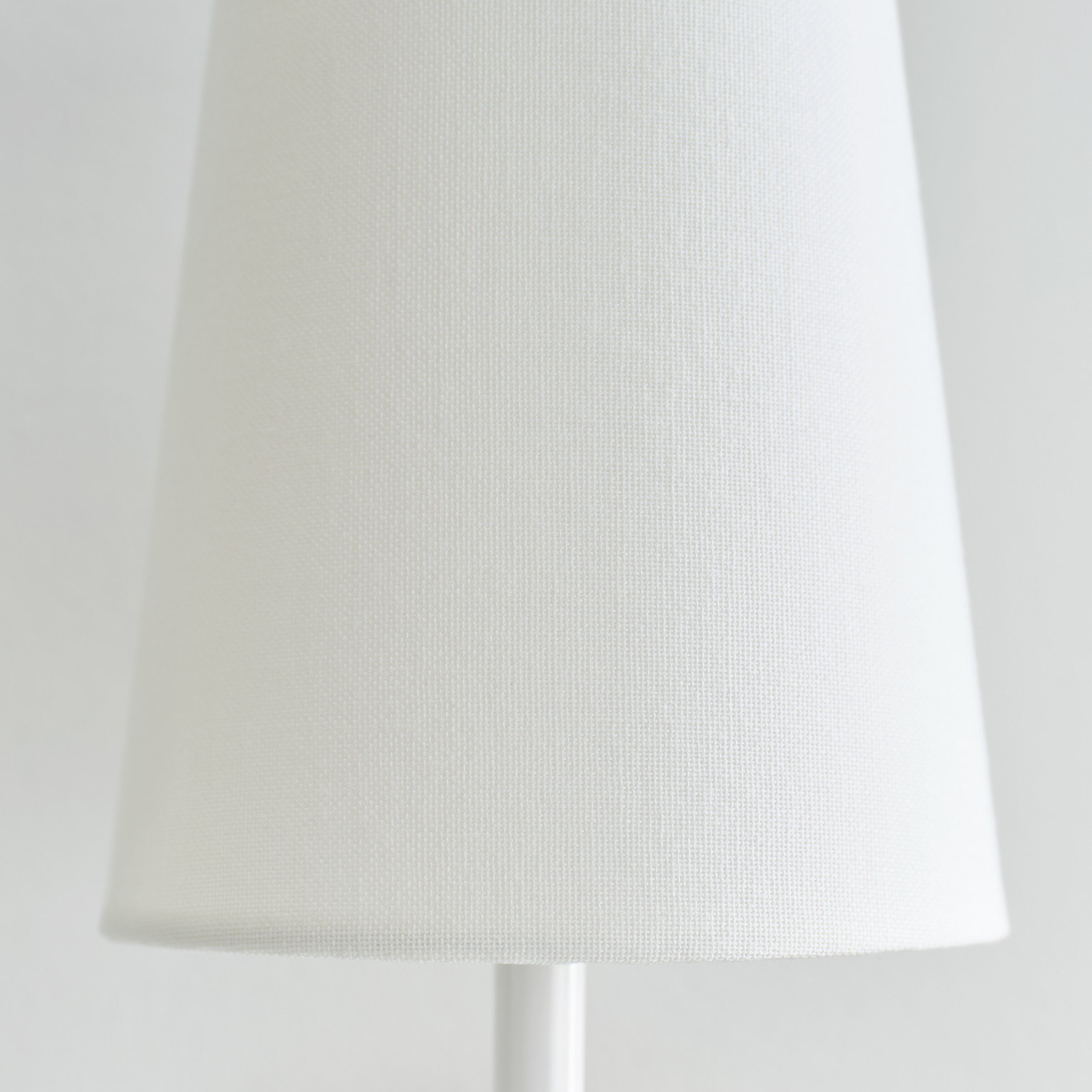 kate spade new york Monroe Wall Sconce Wall Light in Burnished Brass / Gloss White