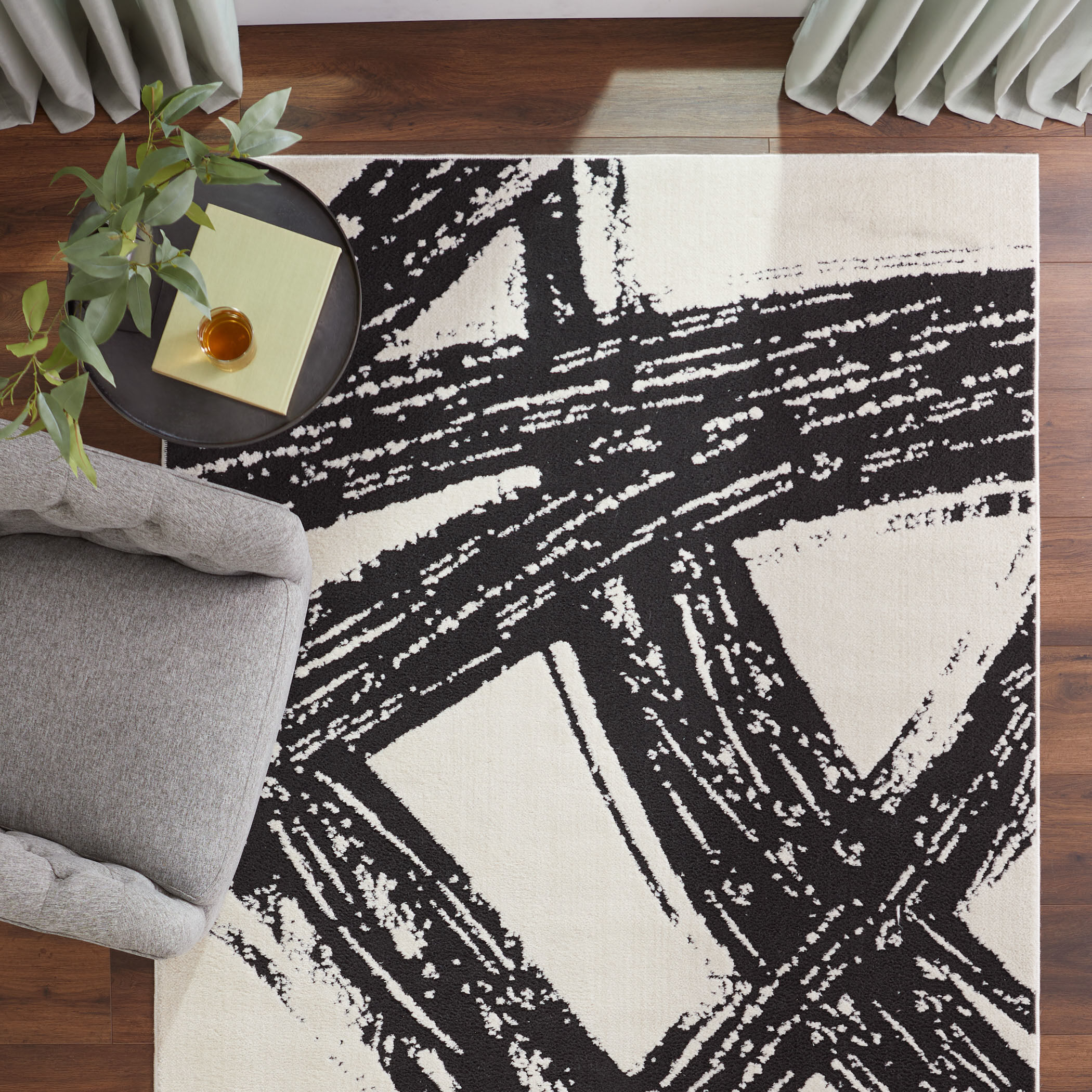 Optika 90 X 63 inch Black/White Rug in 5 x 7