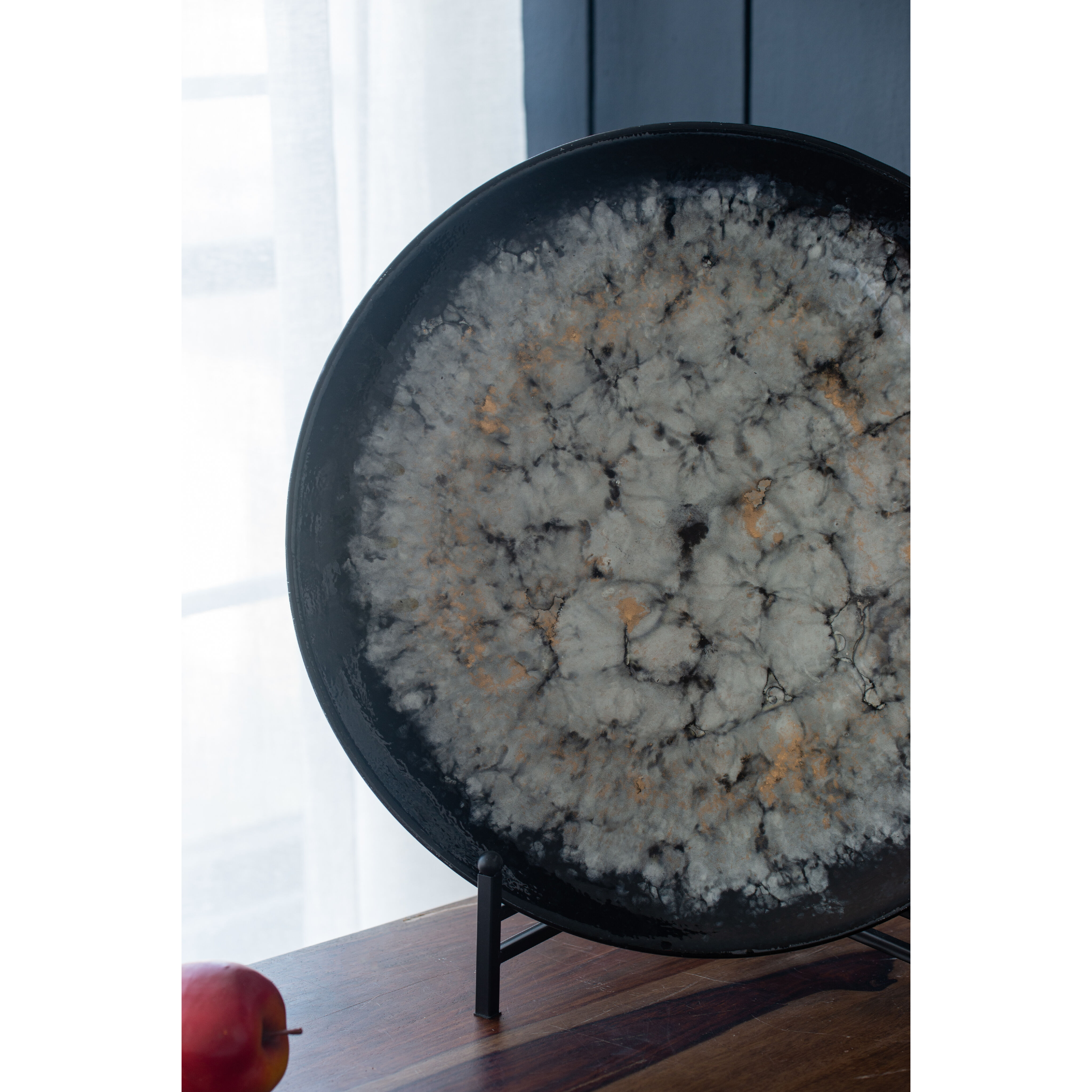 Zuri 18.1 X 18.1 inch Black/White Charger Plate