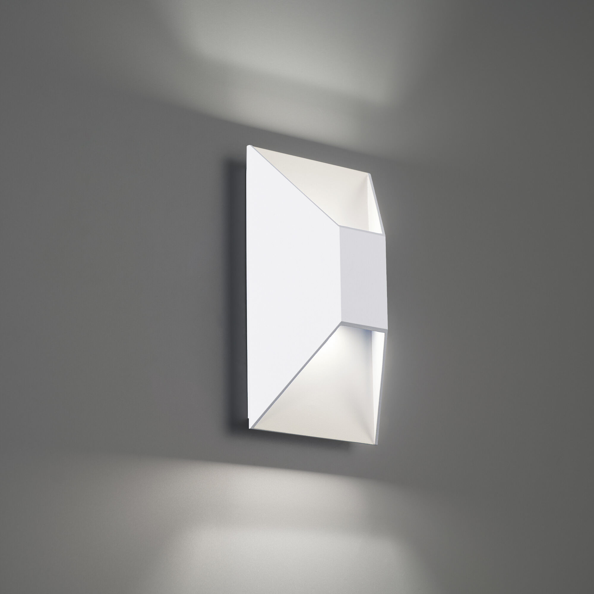 Maglev LED 5.5 inch White Outdoor Wall Light in 3000K