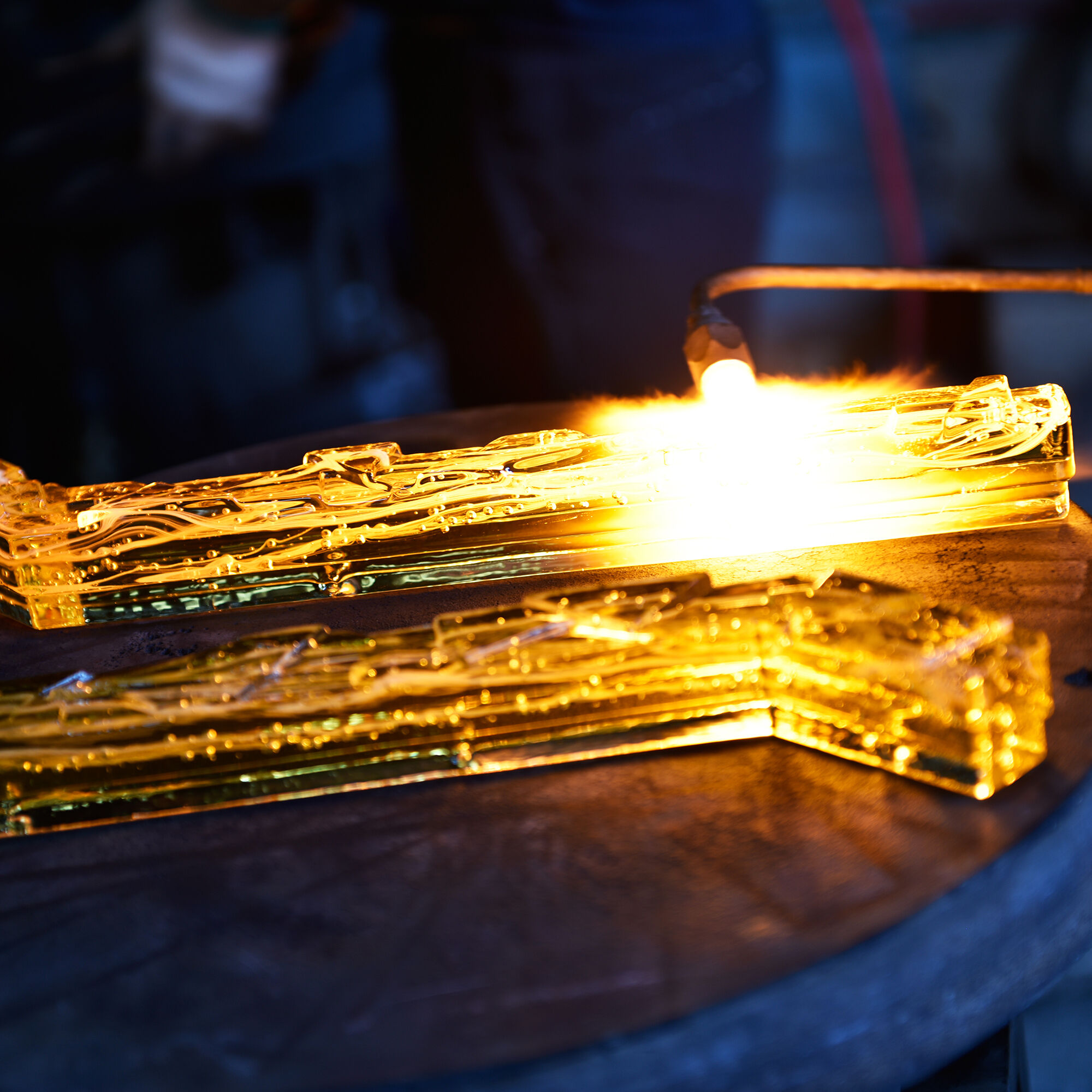 Contour LED 7.2 inch Brass Vanity Light Wall Light