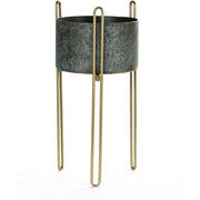 Planters & Plant Stands