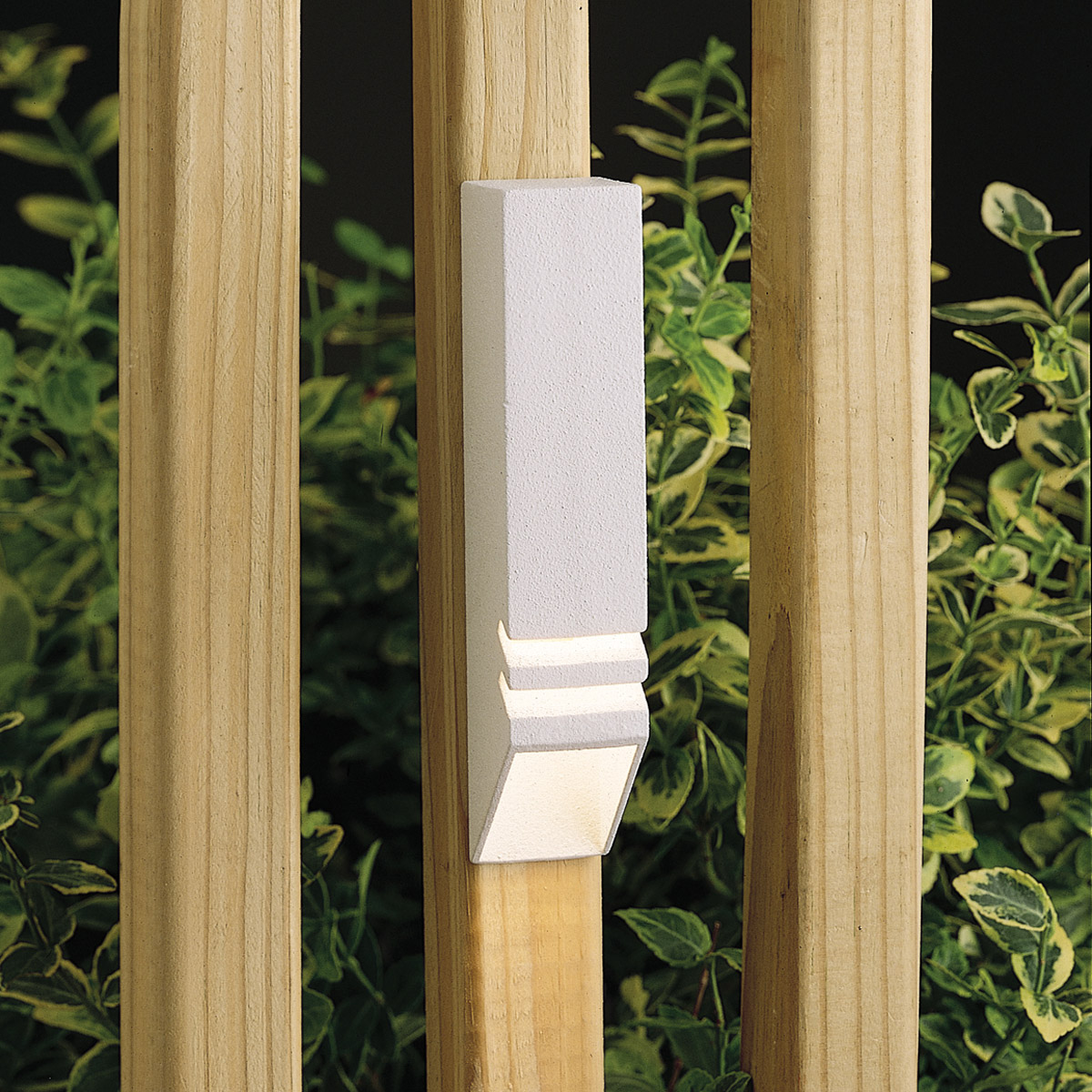 Independence 12 6.50 watt Textured White Landscape 12V Deck